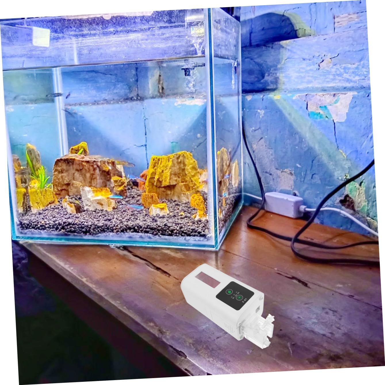 TEHAUX Automatic Aquarium Feeder with Timer Portable Fish and Turtle Feeder Dispenser for Fish Tank Feeding for Vacation and Daily Use