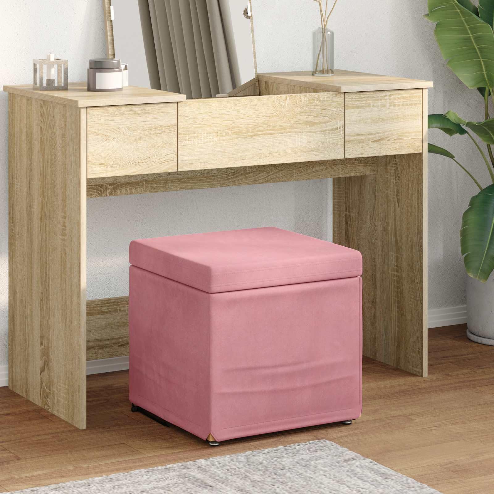 Tabouret rose en velours pour remédier au manque de place avec confort
