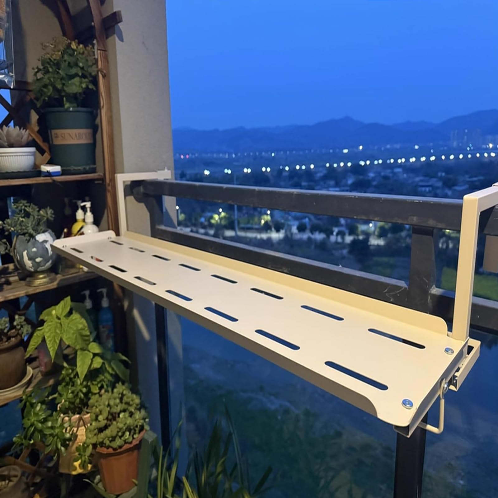 Table d'appoint de balcon petit espace : la solution pour terrasse