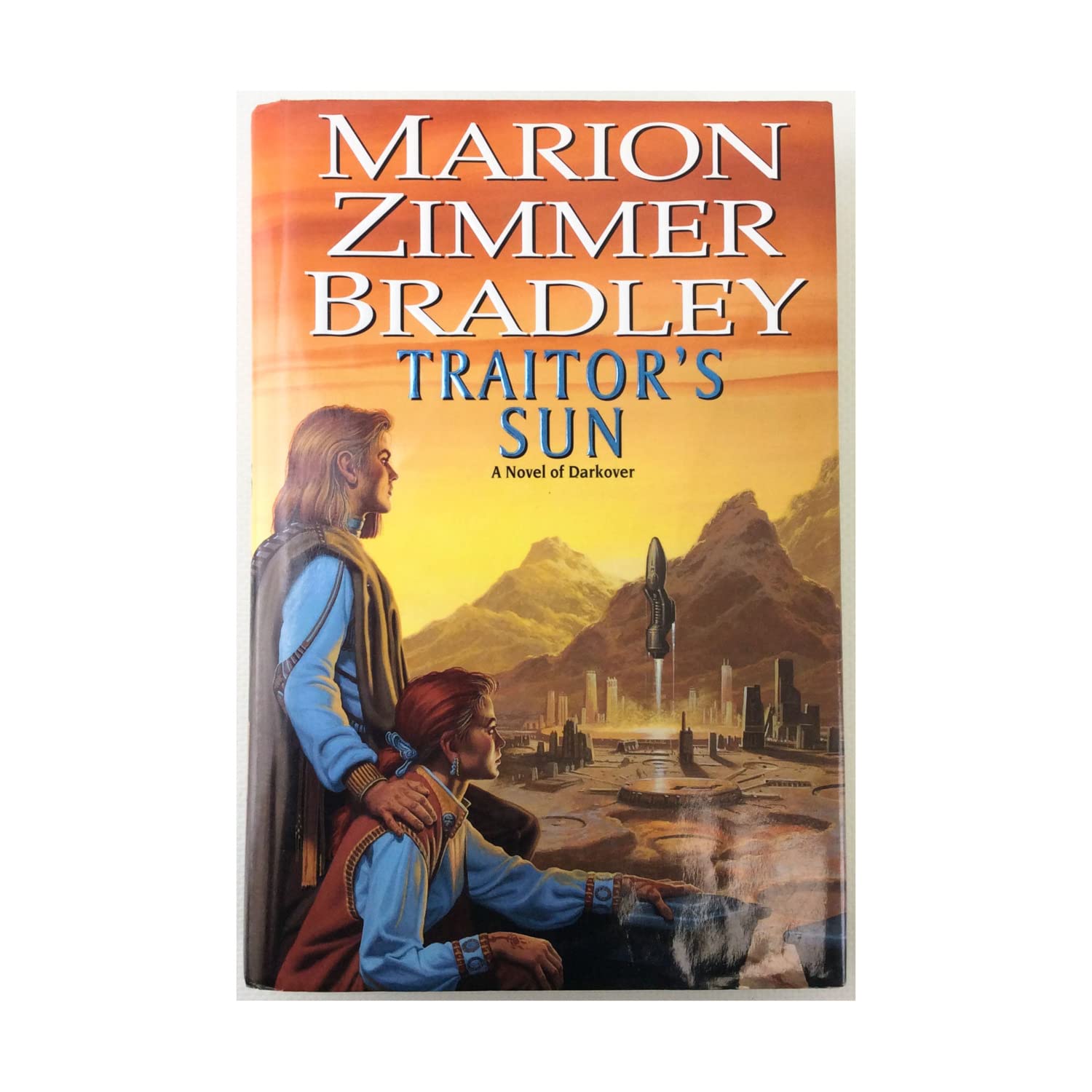 Traitor's Sun: A Novel of Darkover (Daw Book Collectors, 1109)
