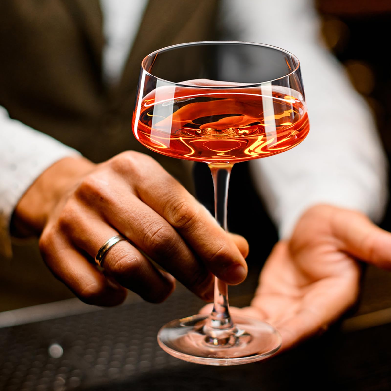 ParaCity Martini Gläser, mundgeblasene Cocktailgläser Set, Kristall Champagner Gläser, perfekt für Cocktails, Martinis, Margaritas, Partys, Catering-Boxen und Geschenke (8 oz/240 ml) (4)