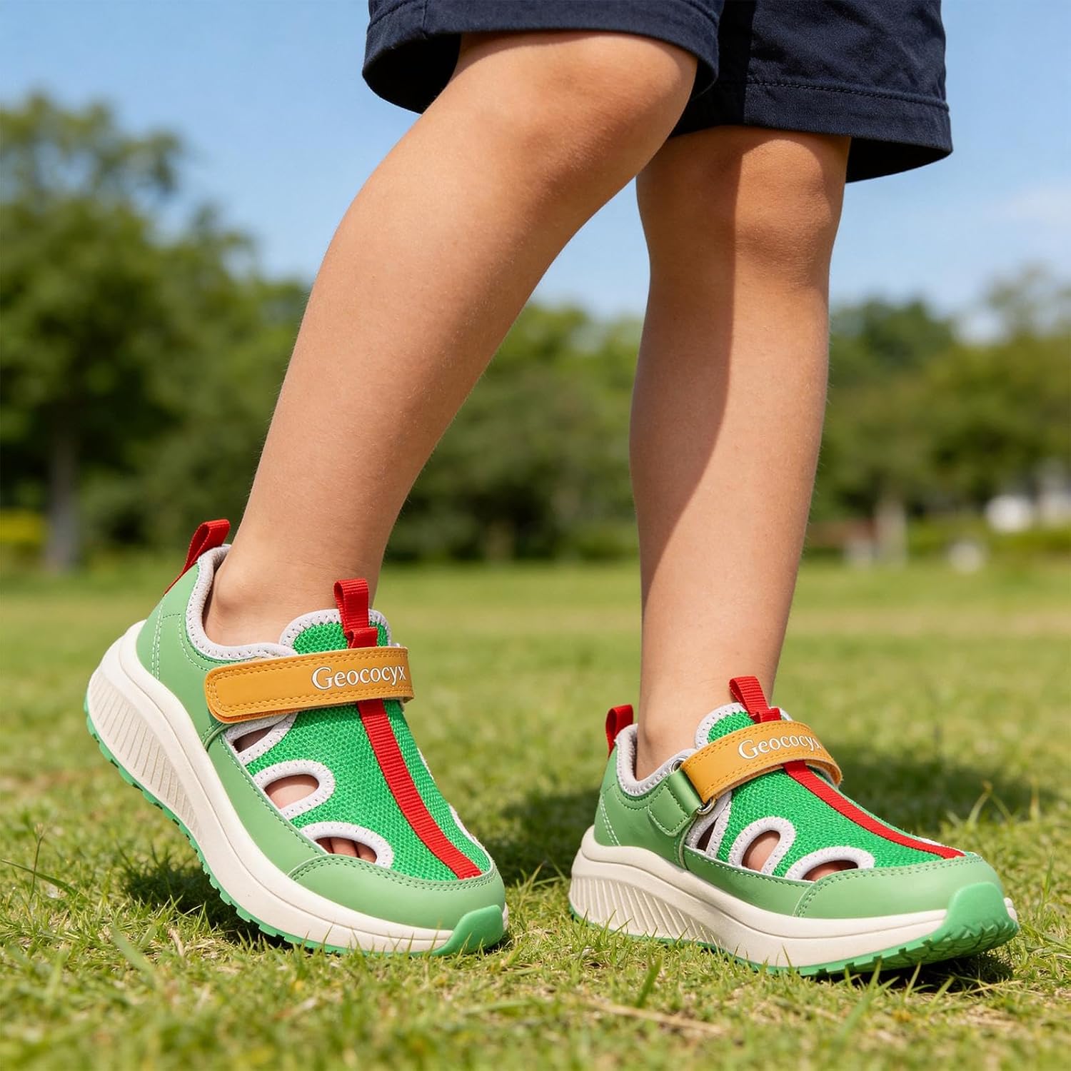 Kids Summer Wide Toe Box Shoes Breathable Mesh Sandals, Non-Slip Athletic Closed Toe Sandals for Girls Boys, Playing Casual Sneaker