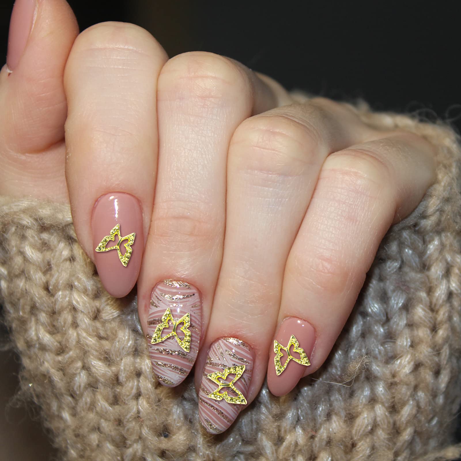 100szt 3D Zawieszki do Paznokci w Ksztalcie Motyli, Stop Zawieszki do Paznokci z Motylami Puste Motyle 3D do Paznokci Dekoracyjne Projektowanie Manicure DIY Kobiety Dziewczeta (Zloto)