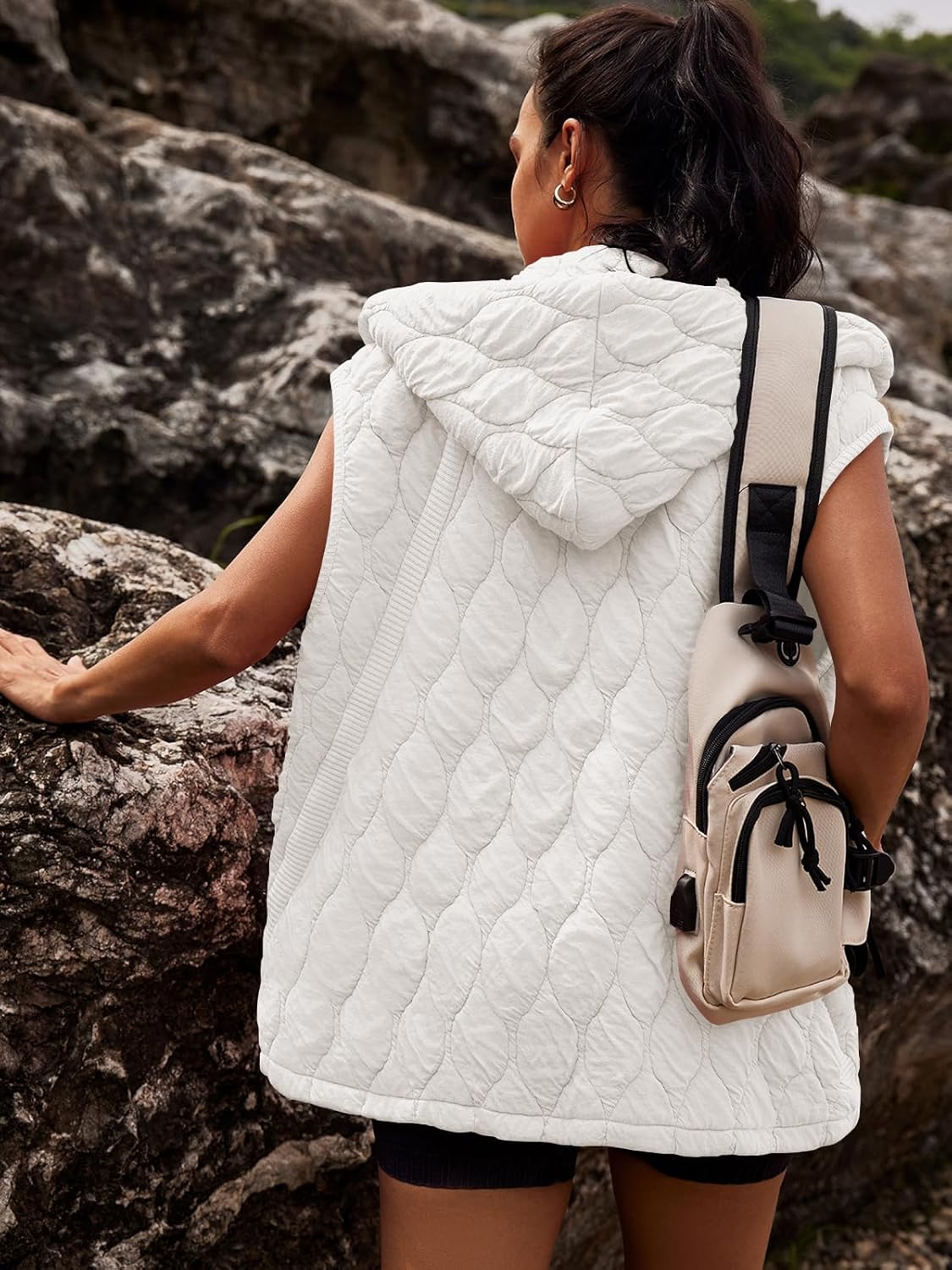 SENSERISE Womens Oversized Puffer Vest Sleeveless Quilted Jacket Zip Up Hooded Puffy Vest Winter Coats with Pockets - Image 5