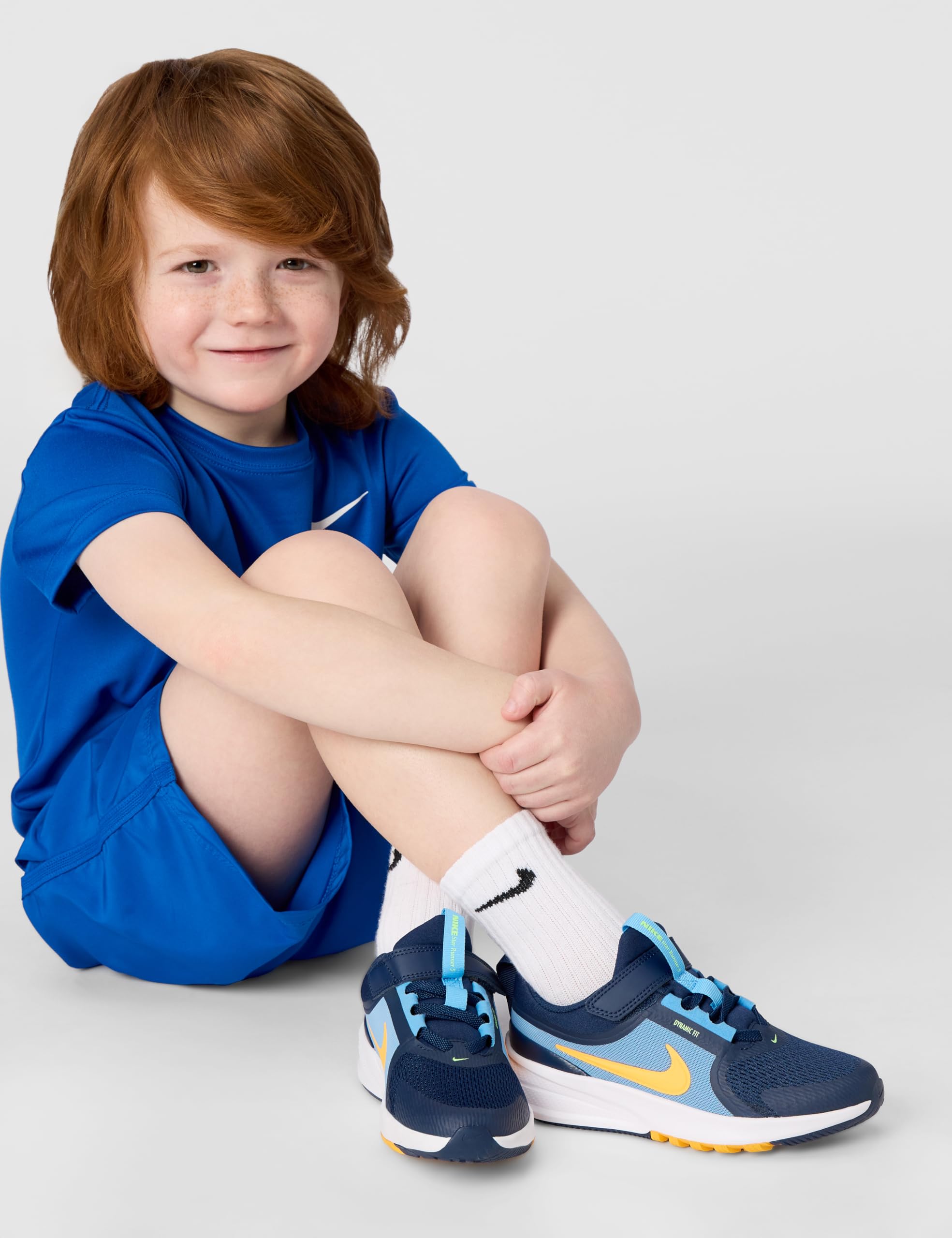 Nike Unisex Kinder Nike Star Runner 5 (Gs) Fußballschuh