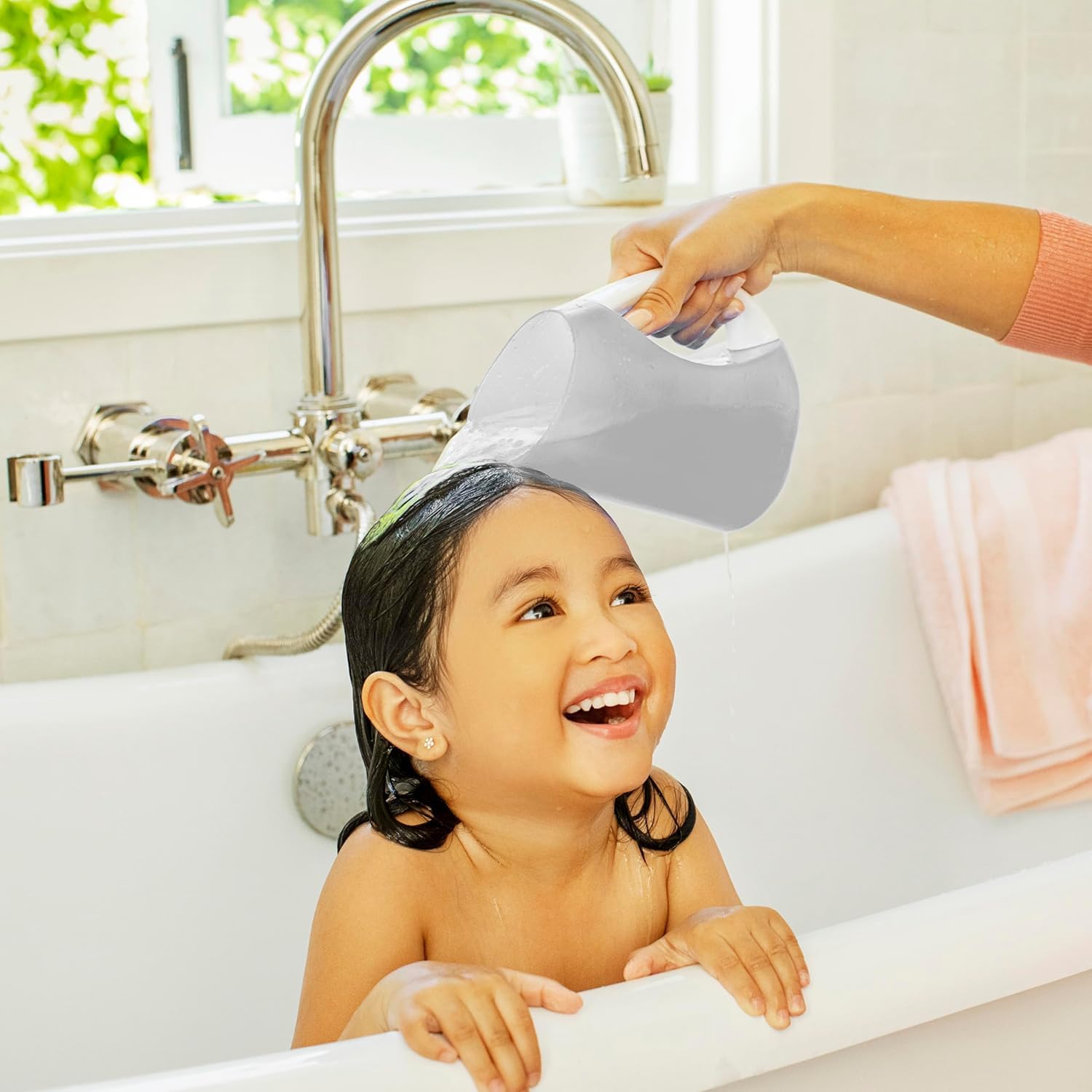 Munchkin Brocca da bagno per neonati con bordo morbido | Risciacquatore shampoo per bambini | Dispositivo di risciacquo e lavaggio | Accessori essenziali per bambini | Grigio - 4