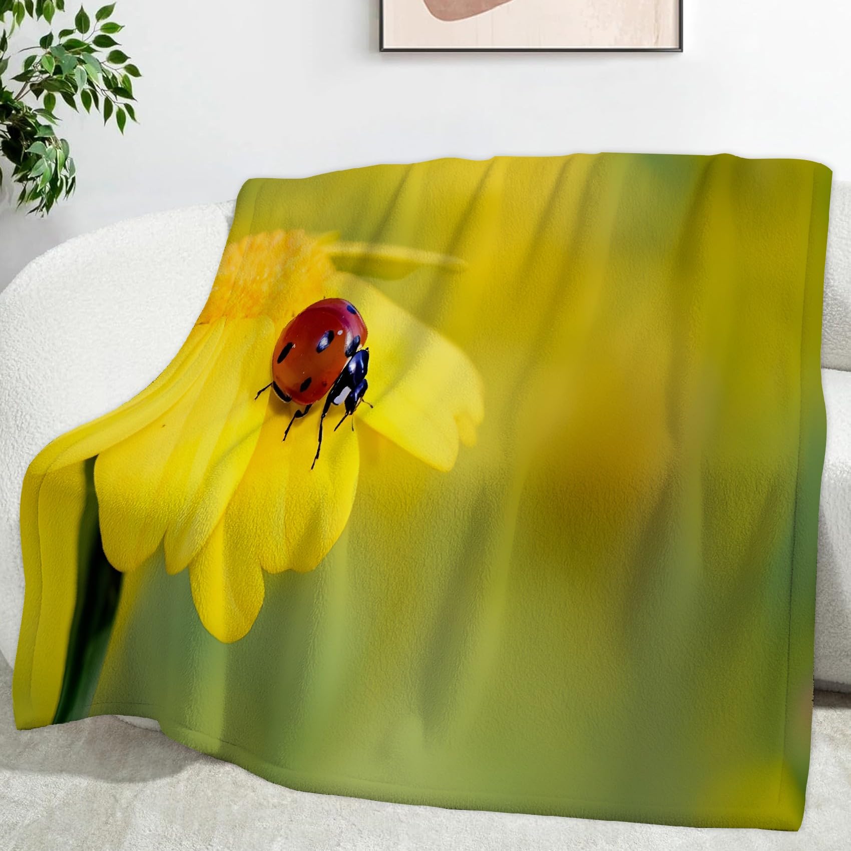 Couverture fleurs jaunes contre le froid : plaid microfibre chaud et léger