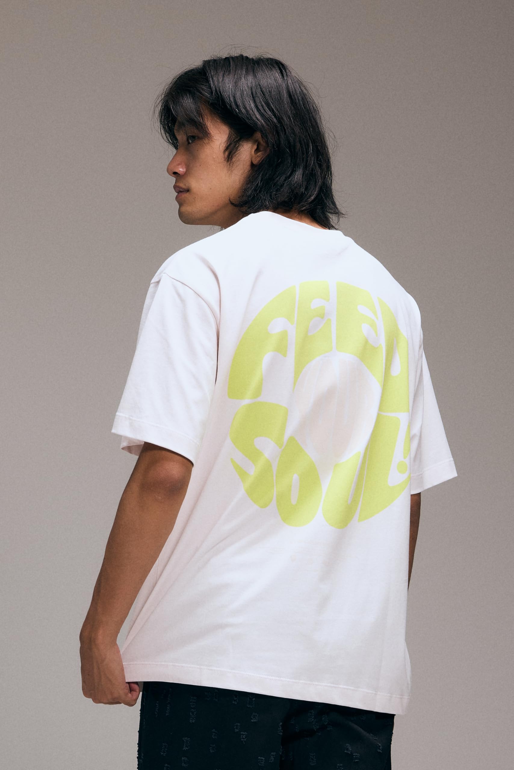 Soul Tee; T-Shirt Unisex 'Feed Your Soul', Design Grafico Retro, Stampa Posteriore, Disponibile in Nero, Grigio, Bianco