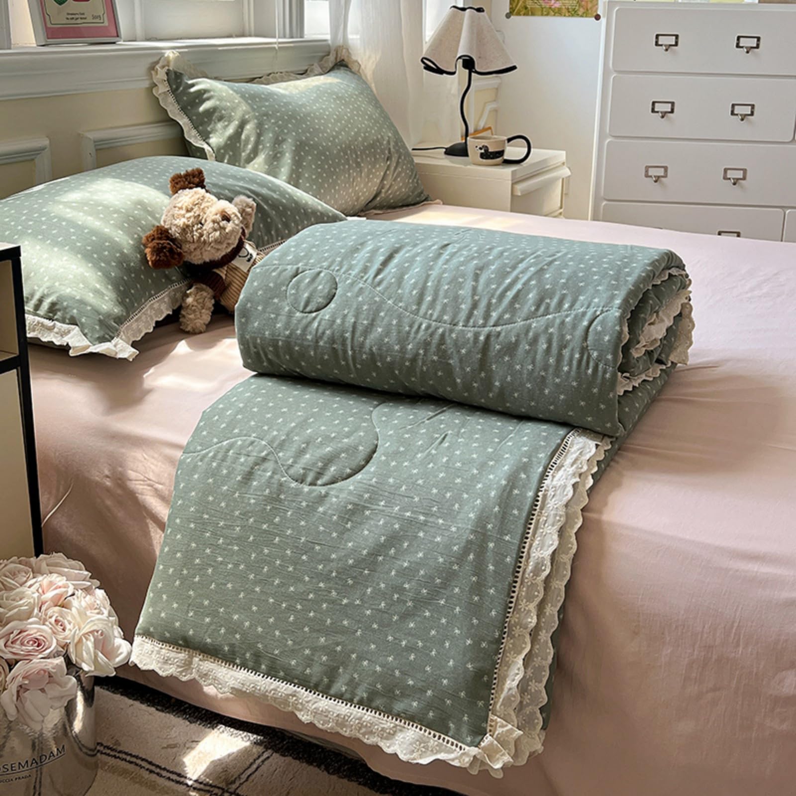 Odot Coverless Duvet 4.5 Tog for Single Double King Size, Summer Cotton Duvet No Cover Cosy and Lightweight Quilt Breathable Bedspreads Quilted Throw for Beds (Sage green polka dots,150 * 200cm)