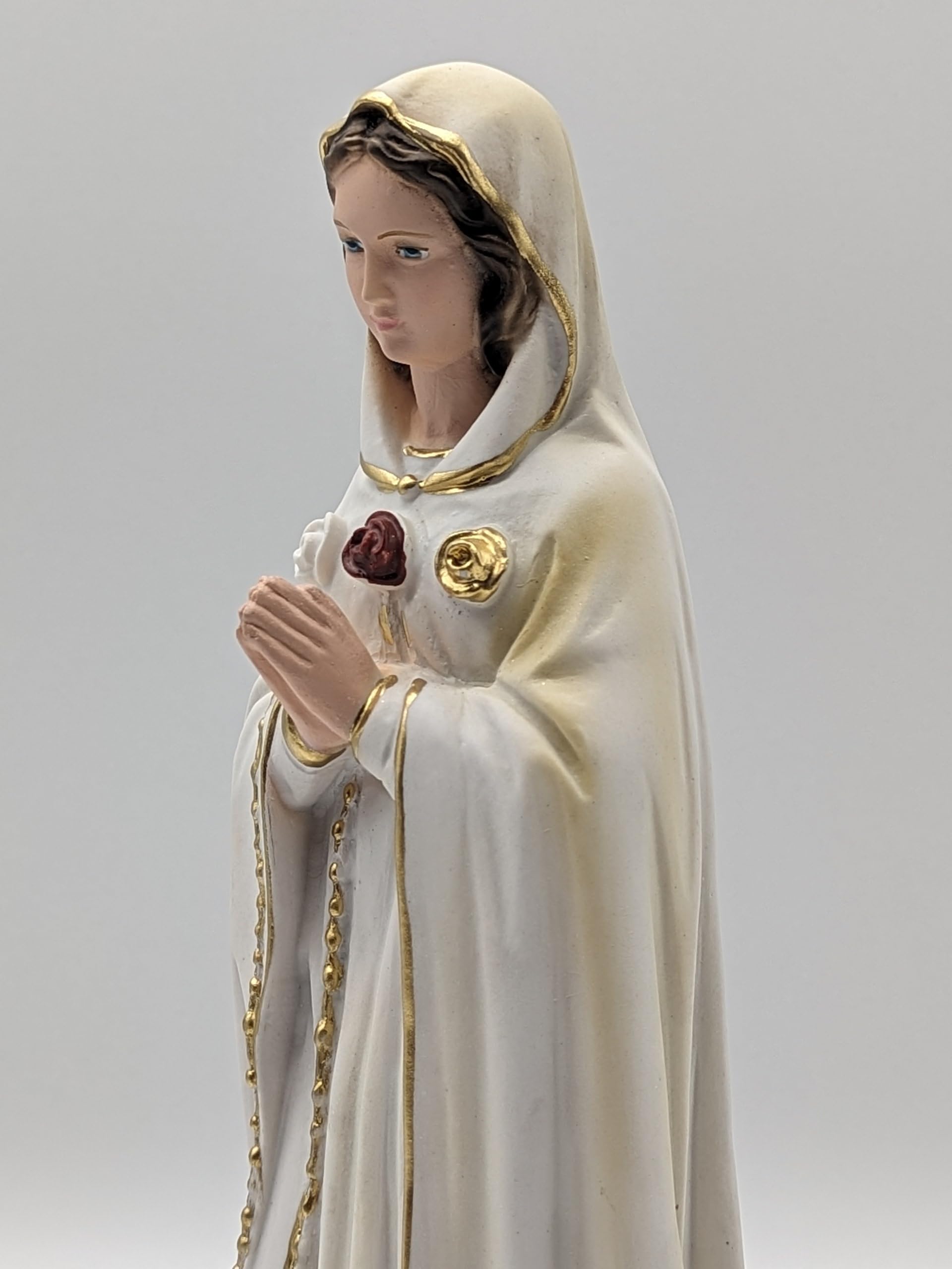 OVUNQUE PROTEGGIMI Statua di Maria Rosa Mistica cm 30 in polvere di marmo. Per interni ed esterni.