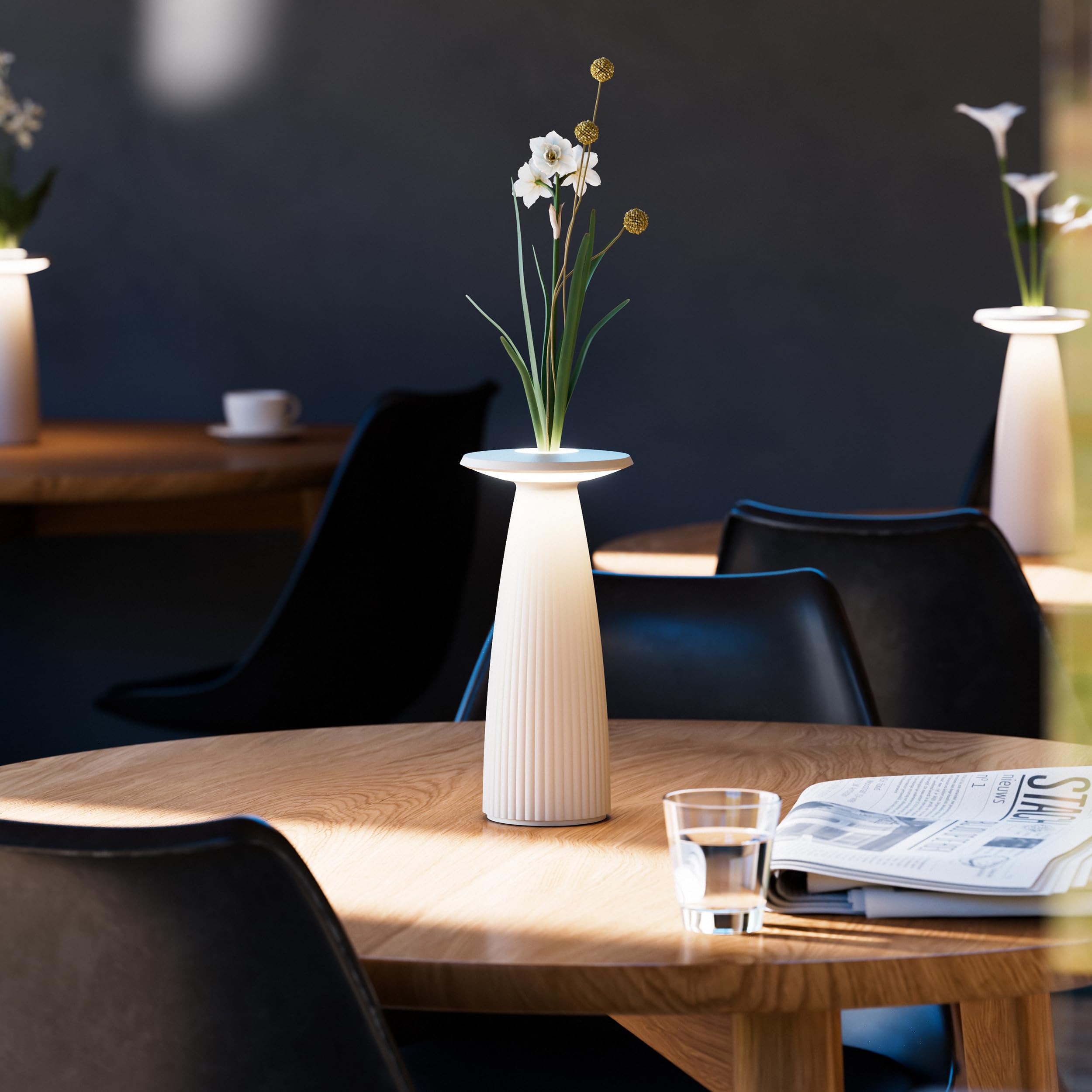SIGOR Nuflair - Dimmbare LED Akku-Tischlampe mit integrierter Blumenvase Indoor & Outdoor, IP54 spritzwassergeschützt, Höhe 24 cm, aufladbar mit easy-connect puk, 12 h Leuchtdauer, dünenbeige