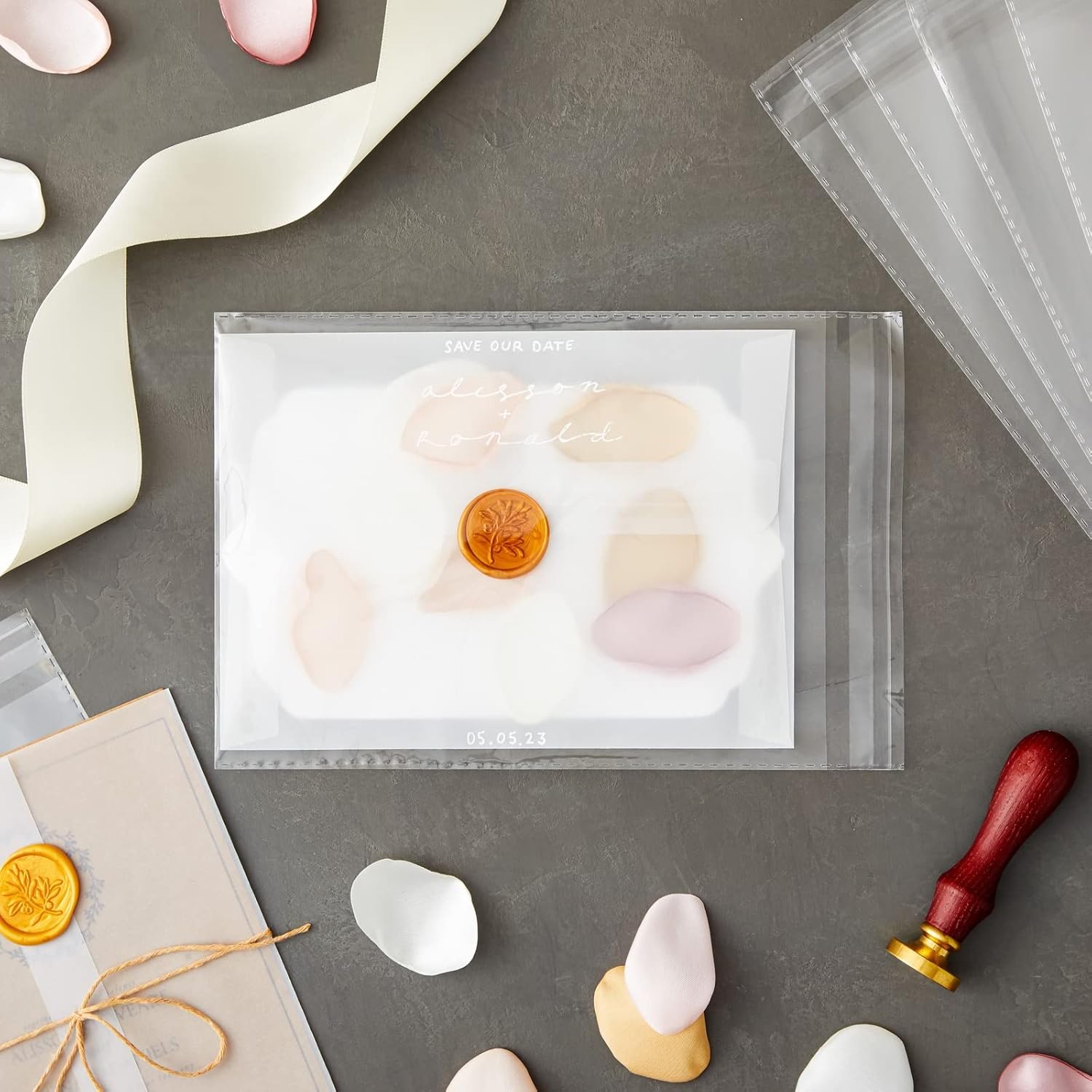 Juvale Card Sleeves - 7.6 x 5.7 in, Clear, 600 Pack - Plastic Sleeves for Greeting Cards, Invitation Envelopes, Postcard Covers & Photo Envelopes