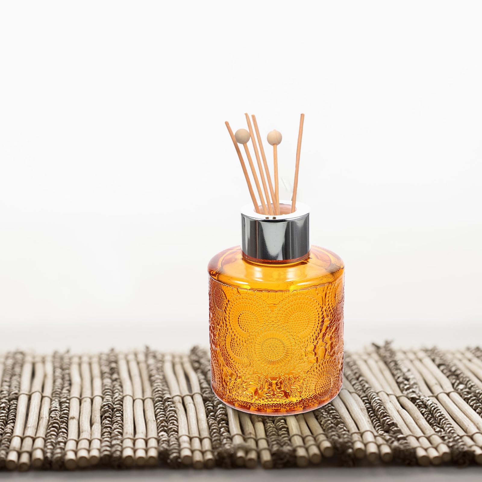 CRAFTHROU 4 Stück Duftdiffusor Flasche aus Glas mit Prägung Dekorativ und Elegant Aluminiumlegierung Halter für Aromatherapie und Schlafzimmer Dekoration Zufällige Farbe