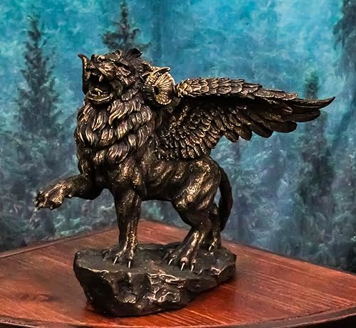 Miniatura 8 de Ebros Gift Legendaria mitología griega con alas de león quimera con cuernos de cabra rugiendo en roca empinada, figura de 7.75 pulgadas de largo,