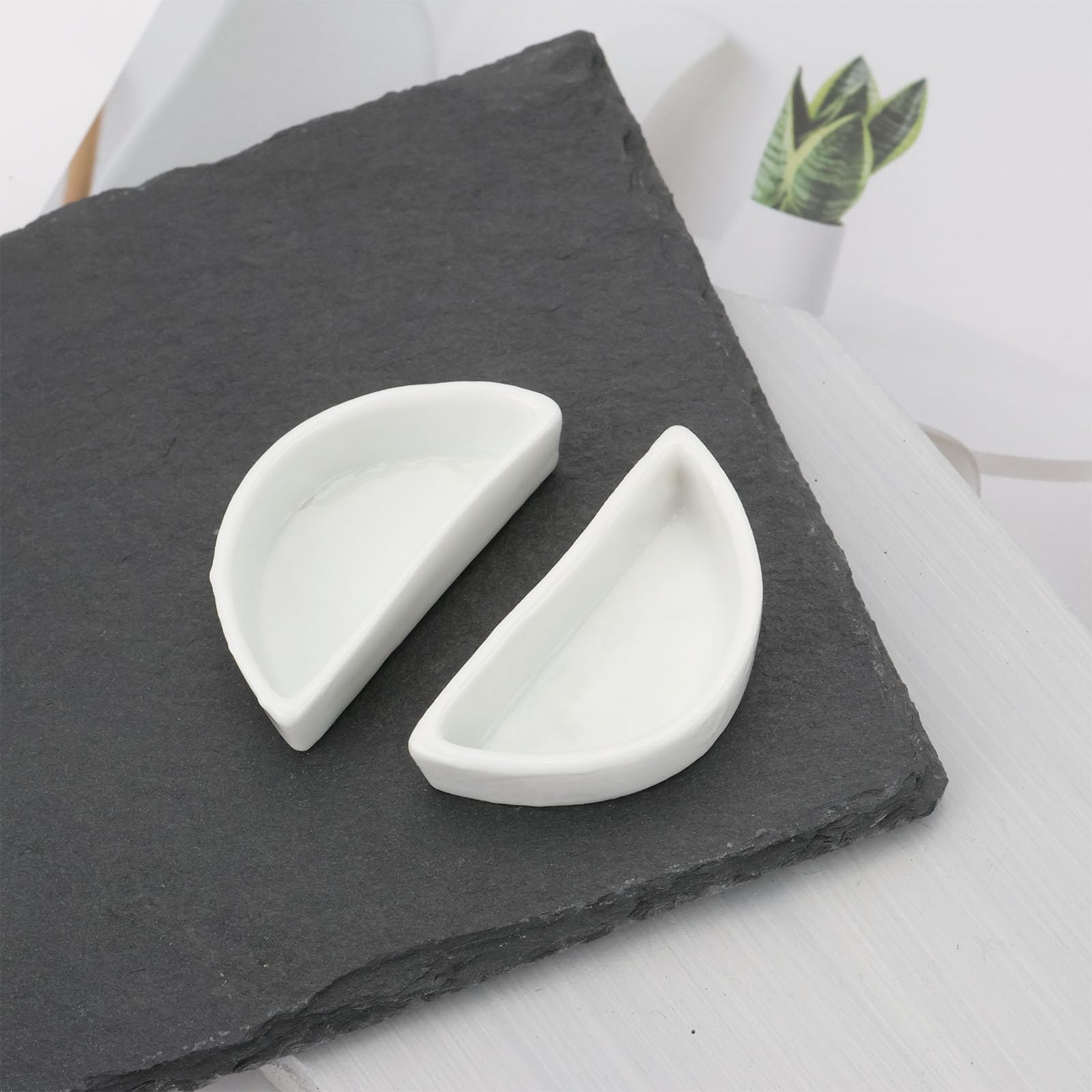 ECSiNG 6 Pezzi Mini Piatto in Ceramica Granchio Eremita 4,21x2x1,05 Cm Semicerchio Forma Ciotola per Cibo per Rettili per Ragno Granchio Eremita Tarantola Millepiedi Bianco