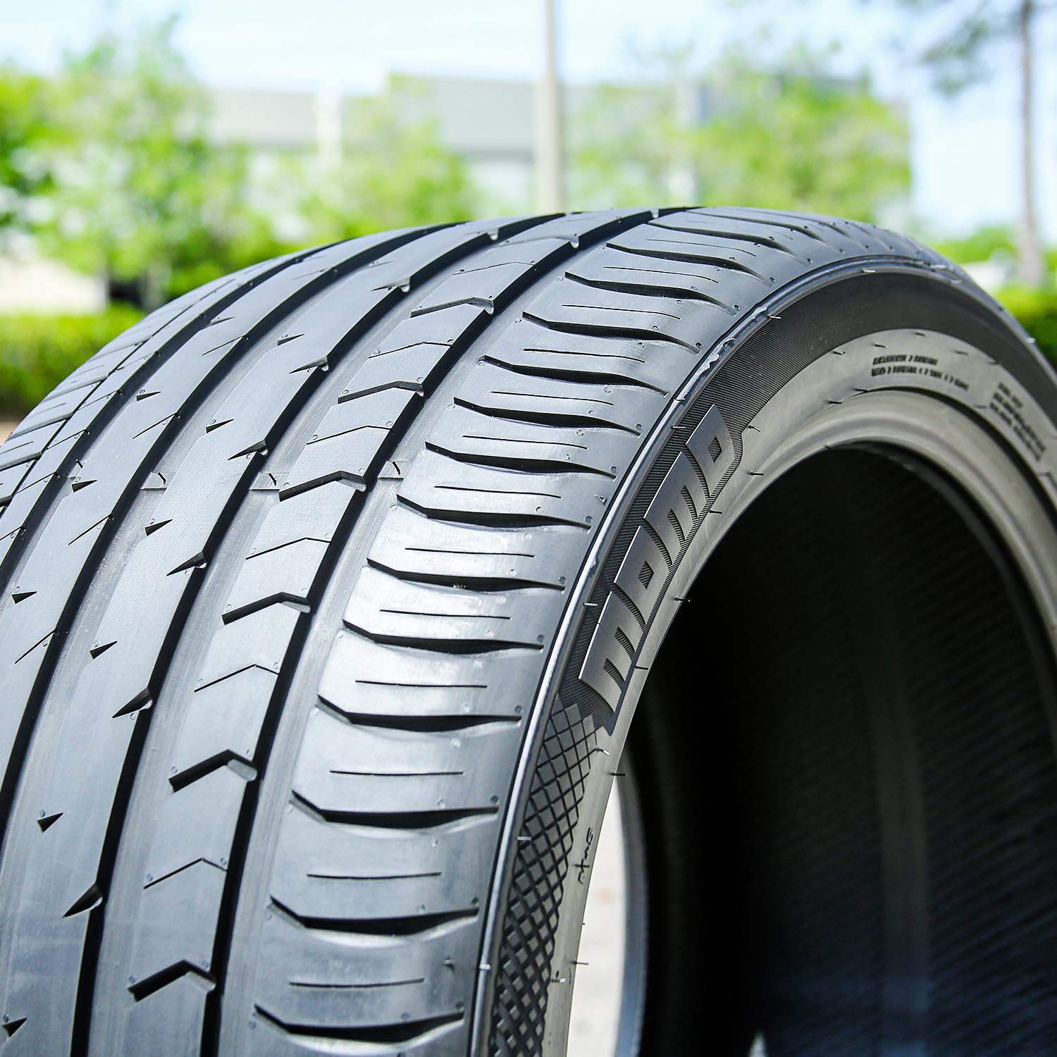 Momo Toprun M-300 Sport A/S 255/35R18XL 94Y BSW (1 Tires)