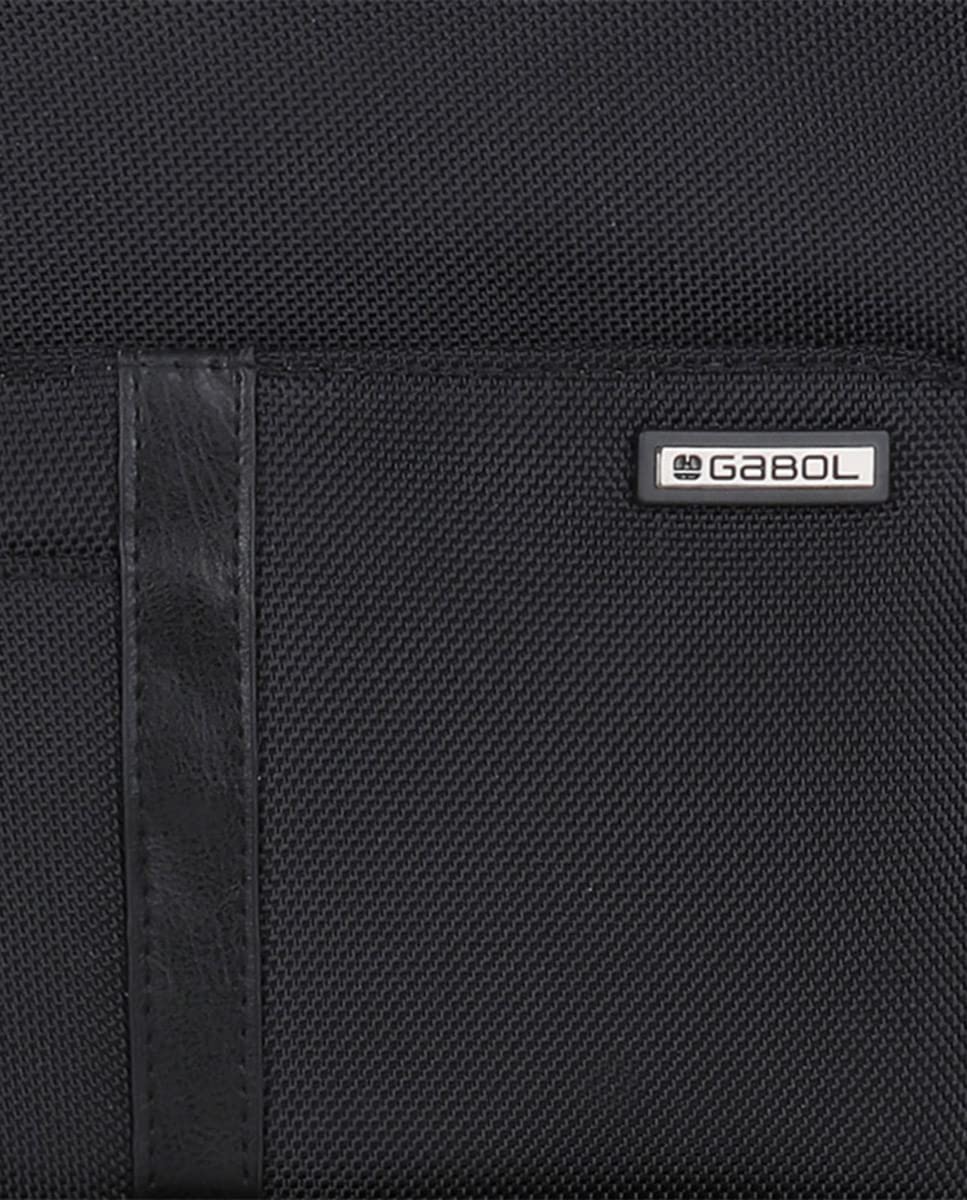 Gabol - Mochila Acolchada para Portátil 15,6" Stark 31x43x13 cm - 2 Compartimentos, Cinturón Ajustable al Pecho y Acople a Maleta - Diseño Español en Poliéster y Piel Sintética - Negro