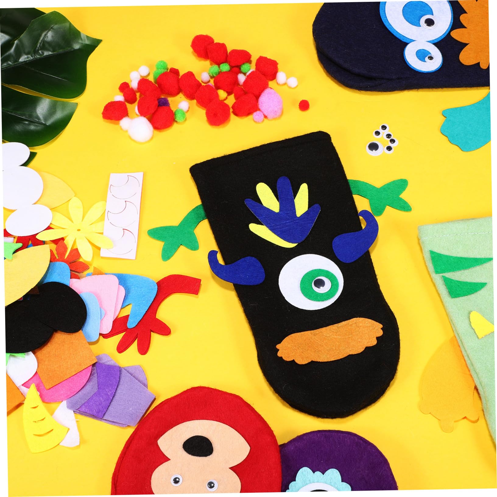 ORFOFE Kit Fai da Te per Burattini in Feltro Materiali e Design Vivace, Adatto a Tutti i Livelli di Abilità per Giochi Creativi e Feste