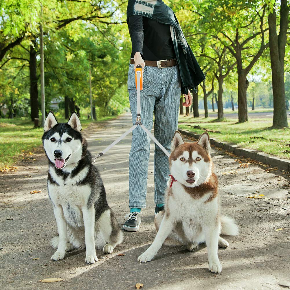 KOOLTAIL Dual Retractable Hundeleine für Zwei Hunde bis 110 Lbs, Heavy Duty Doppelkopf 16 ft Erweiterbare 360° Tangle-Free One Button&Lock Bremse Hundeleine für kleine mittlere Orange