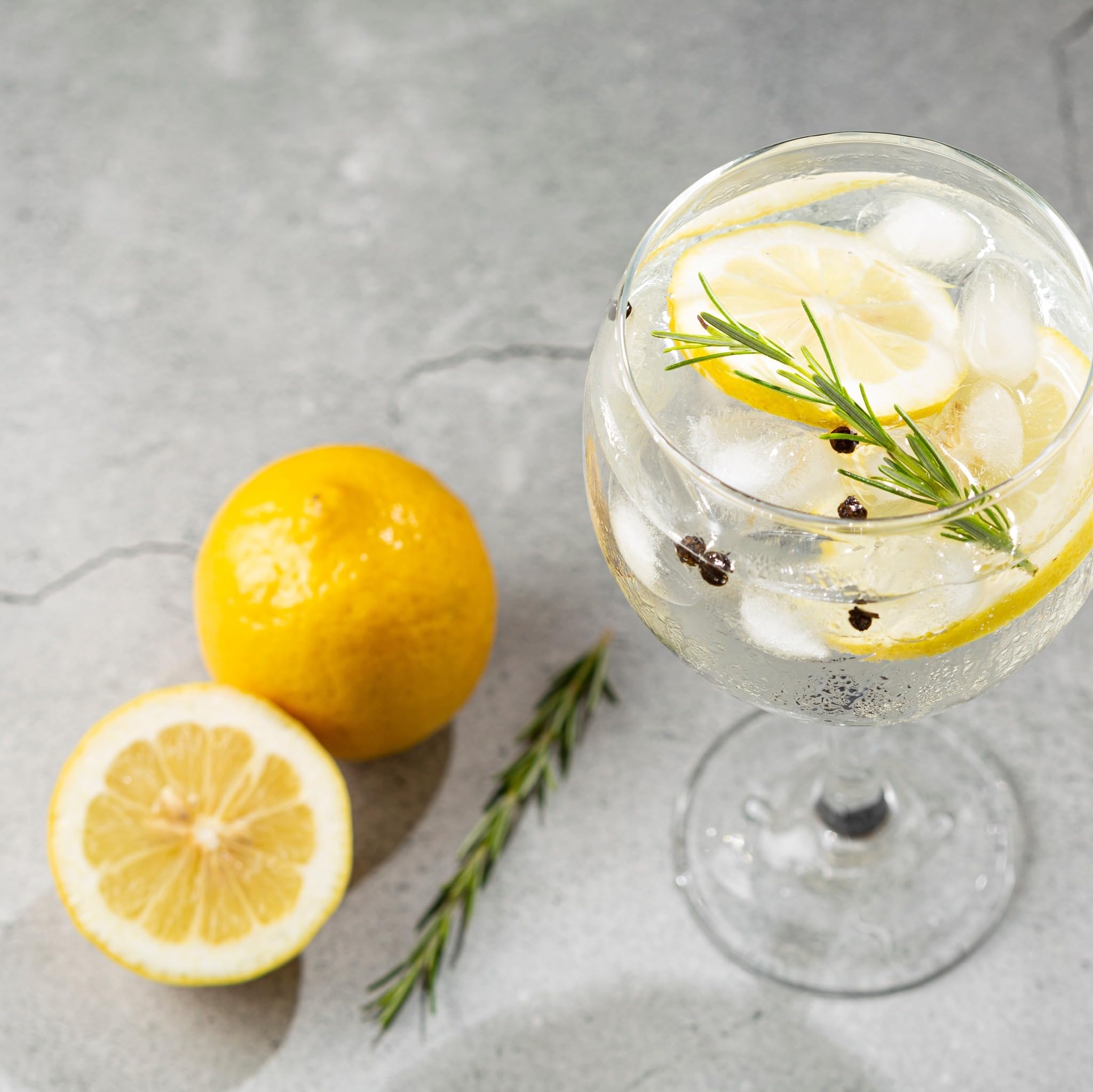 JAS Juicy & Sparkling GIN TONIC + Top Dispenser + Ice Bag Kit Completo | Cocktail alla Spina Pronto da Bere Premiscelato London Dry Gin & Acqua Tonica | Fustino MINIKEG alla Spina 3 LT. (20 porzioni)