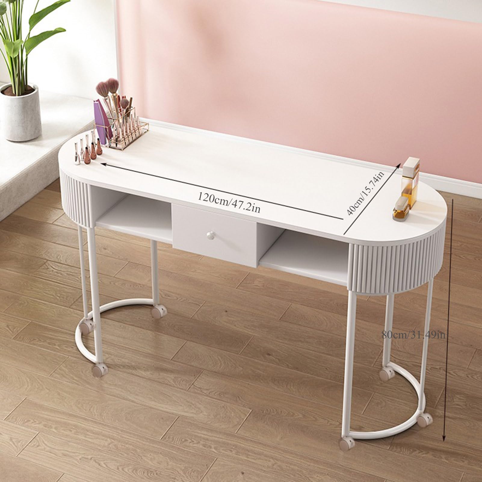 Moderne Nail Tech Maniküre-Tischstation mit Schubladen und Regalen. Professioneller Nagelschreibtisch aus Holz für Schönheitssalon oder Spa. Feststellbare Rollen und Glasplatte für die Handpflege de