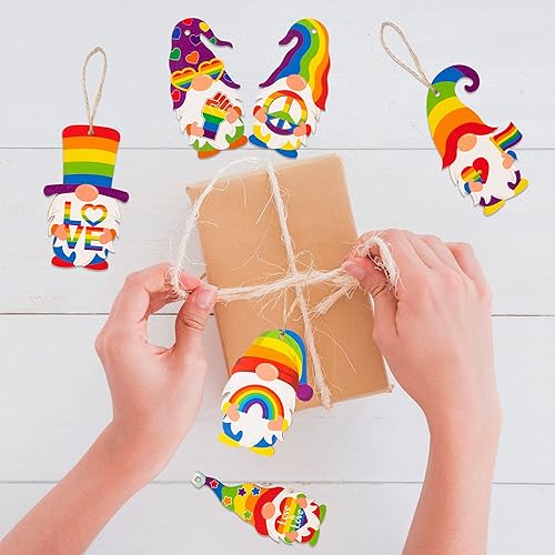 Miniatura 7 de Haooryx Adornos de gnomo de madera del orgullo gay LGBT 31 colgantes de madera de gnomo arco iris elfo con cuerdas, Love is Love is Love LGBTQ para