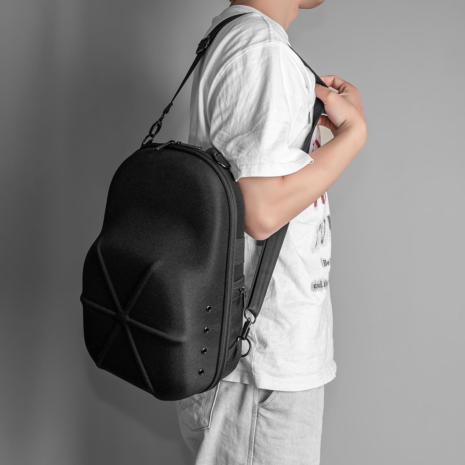 Adjustable Hat Storage Case Caps Storage Hard Shell Protective Box for Hiking Camping Outdoor Trip Gym Organizer with Compartments