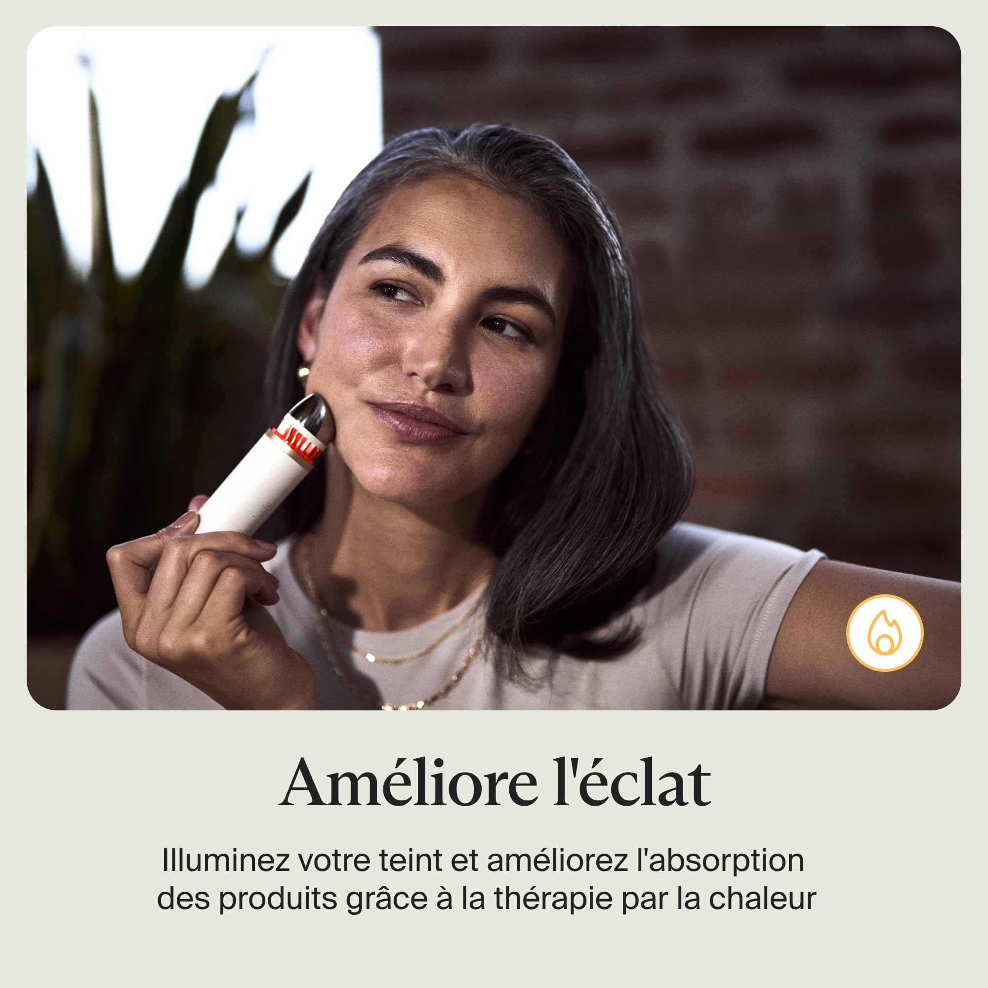 TheraFace Depuffing Wand de Therabody – Soin du visage avec thérapies chaud etfroid pour réduire les poches et raviver l’éclat de la peau - Blanc