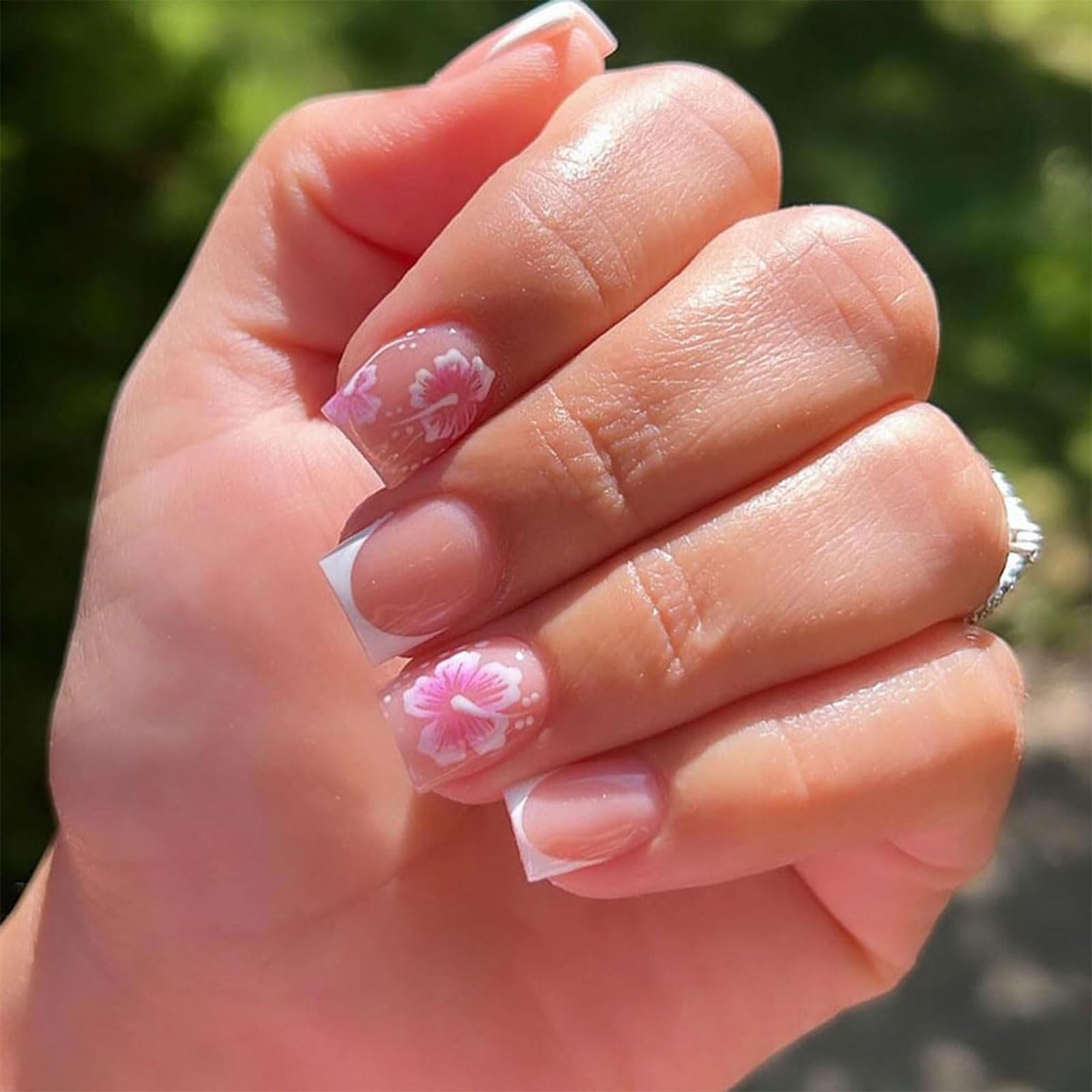 GlamRays 24 Pezzi Adesivi per Unghie Francesi Bianchi con Fiori Unghie Finte Quadrate Corte con Design Floreale Rosa e Bianco Brillante