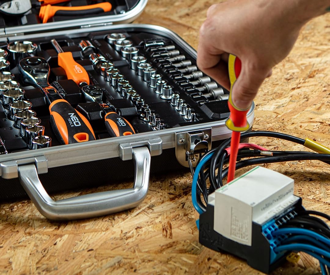 NEO TOOLS Juego de destornilladores aislados VDE de 108 piezas | Incluye ranura comprobador de tensión y PH y PZ, juego de herramientas para electricista, certificado de 1000 V, en maletín