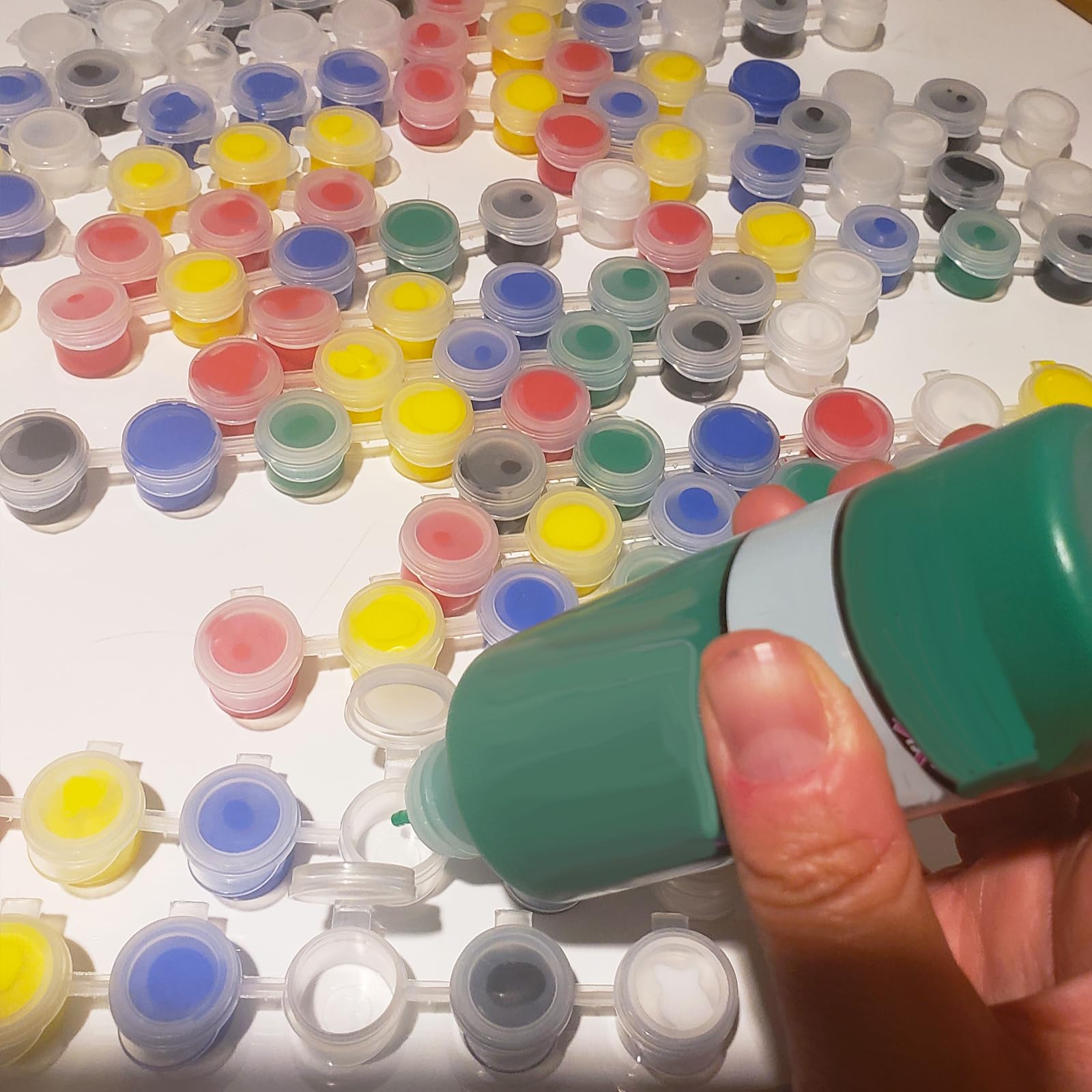 MOUYAT 200 strisce di vernice vuote, 1200 vasetti da 3 ml, mini contenitore con coperchio per glitter, pittura, perline