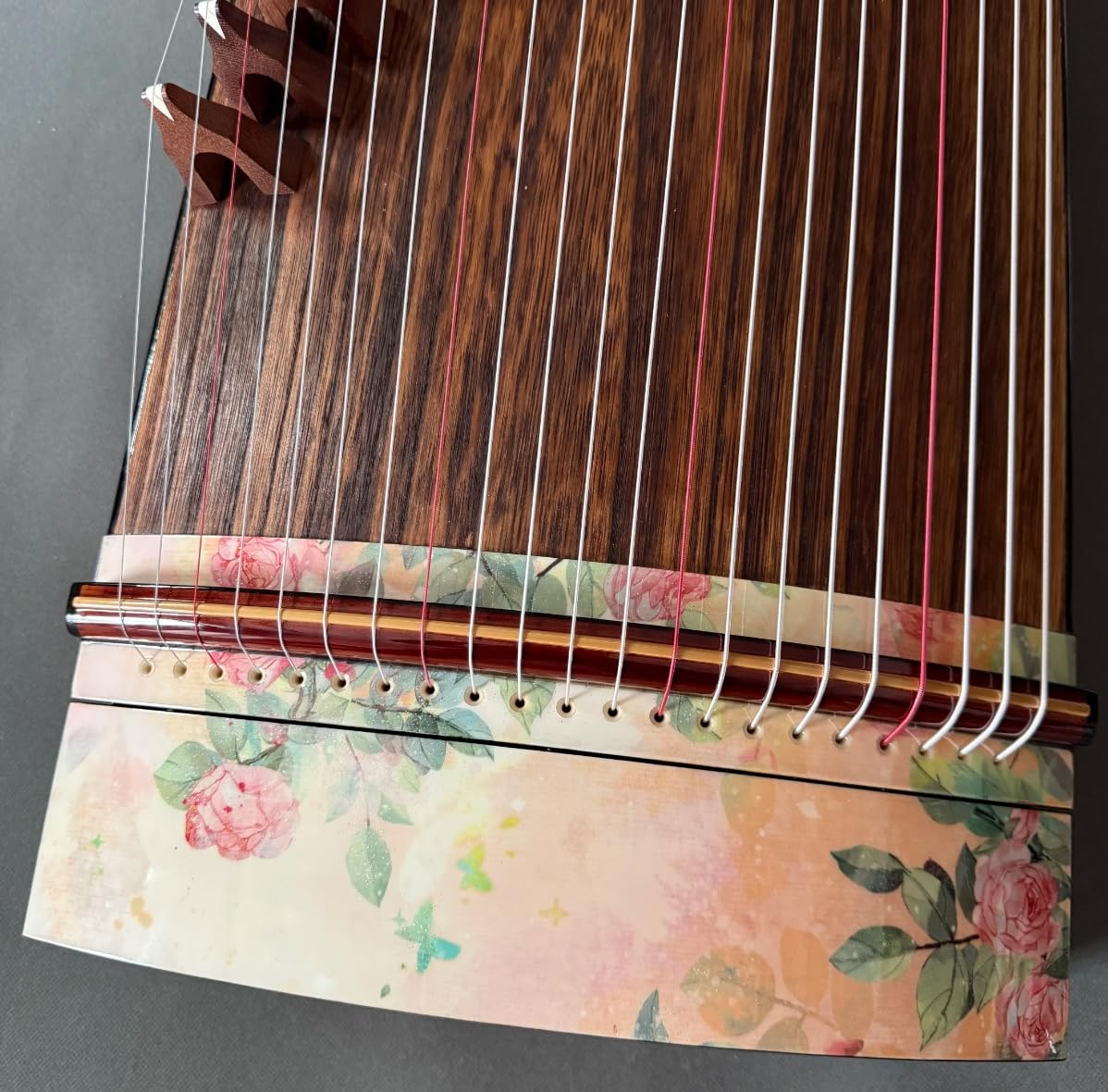 Guzheng 135 cm 21 Saiten Zither Rosenmuster Klavierbackfarbe Prozess Chinesische Saiteninstrumente