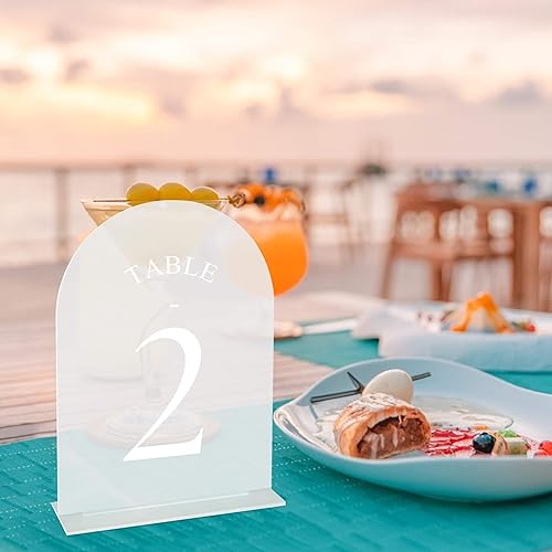 Miniatura 12 de JOYIT Números de mesa de boda de arco del 1 al 30 con soportes: letreros acrílicos impresos de doble cara de 5 x 7 pulgadas con fondo negro y texto