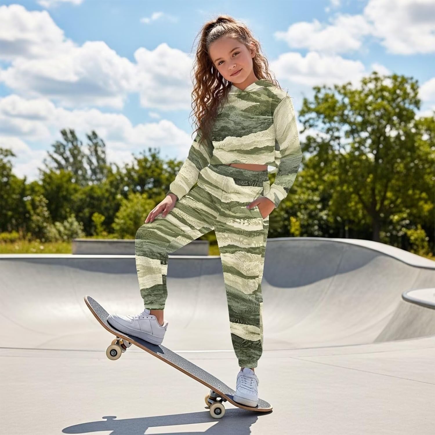 Cute Girls Sweatsuits for Travel Casual Crop Tops Hoodies and Pants Long Sleeve and Breathable