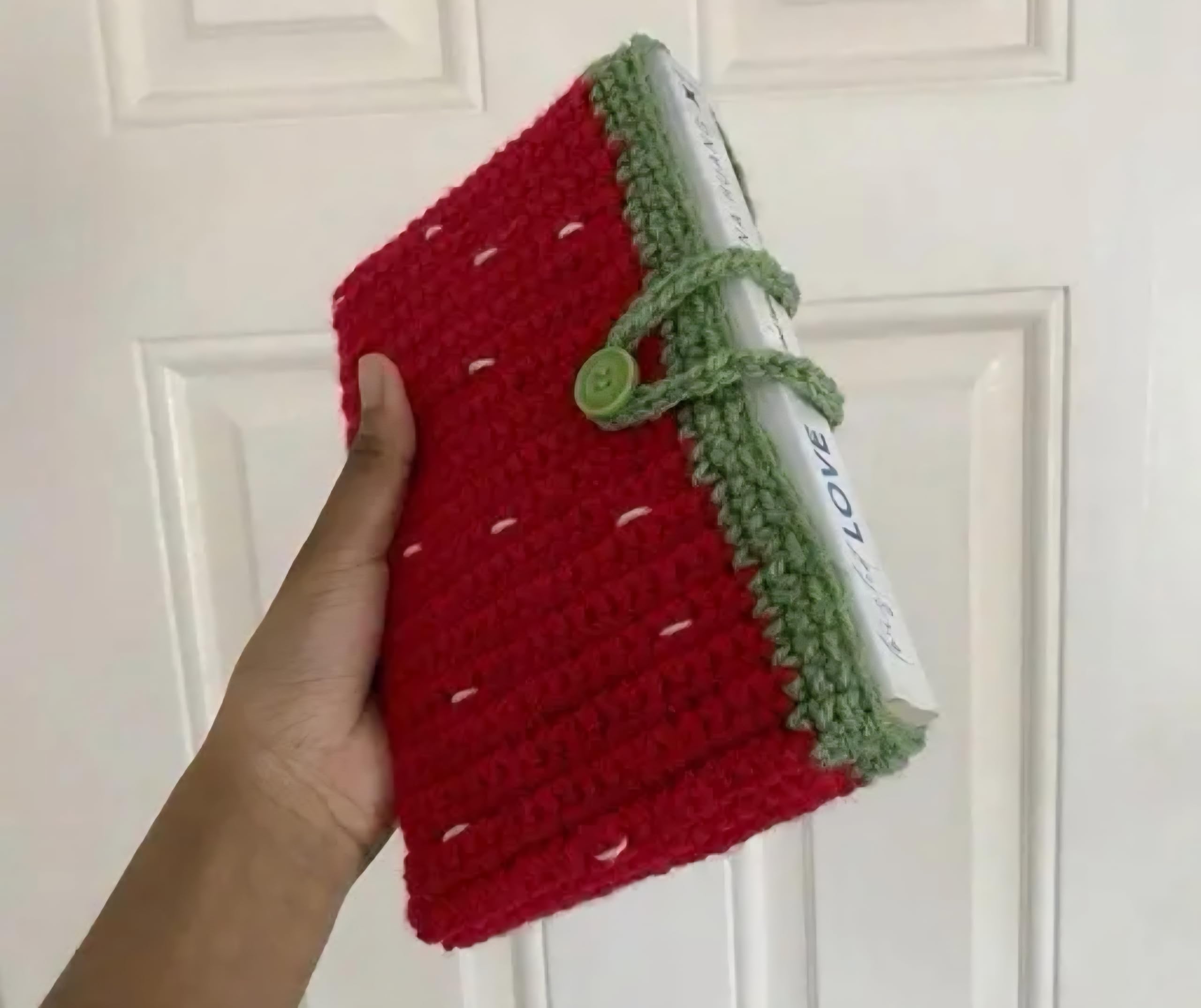 Bustina per libro a forma di fragola, realizzata a mano, con chiusura a bottone, colore: rosso e verde