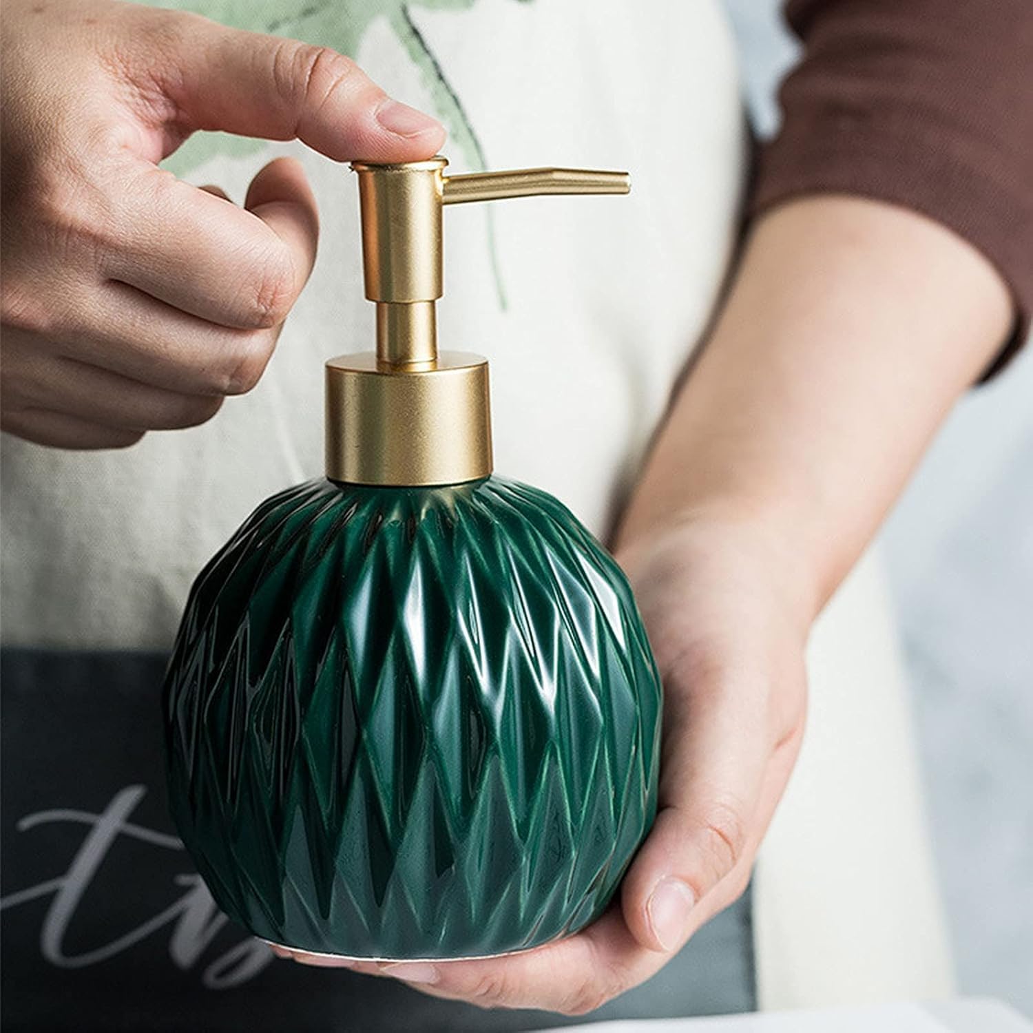 Ceramics Gold Soap Dispenser for Bathroom, Relief Soap Dispenser for Kitchen Sink, 400ml/13.5Oz Refillable Liquid Hand Soap Bottle with Gold Pump (Dark Green).