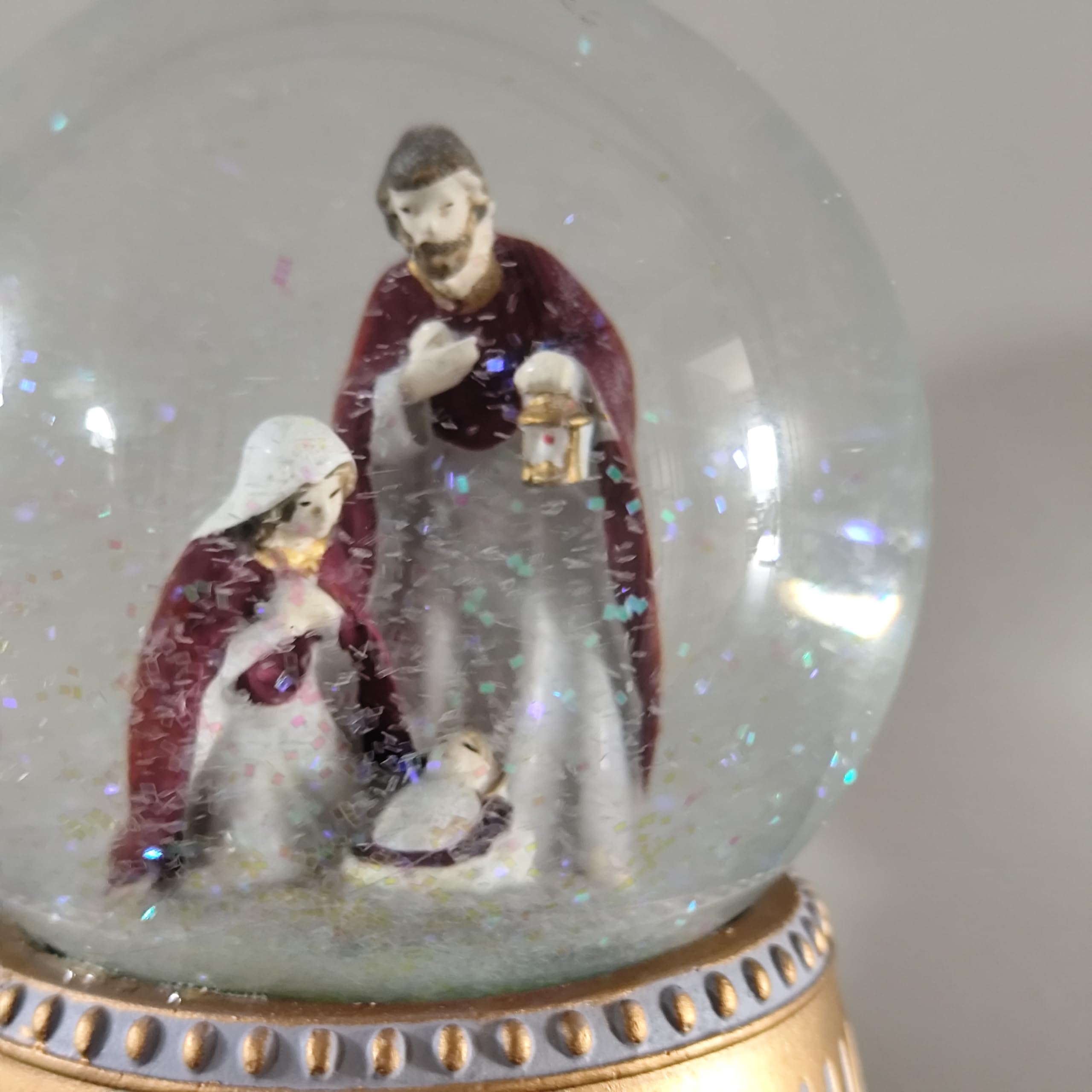 Heaven Sends Boule à neige dorée avec musique - Crèche de Noël - Décoration de Noël avec dôme d'eau pailleté et mélodie traditionnelle