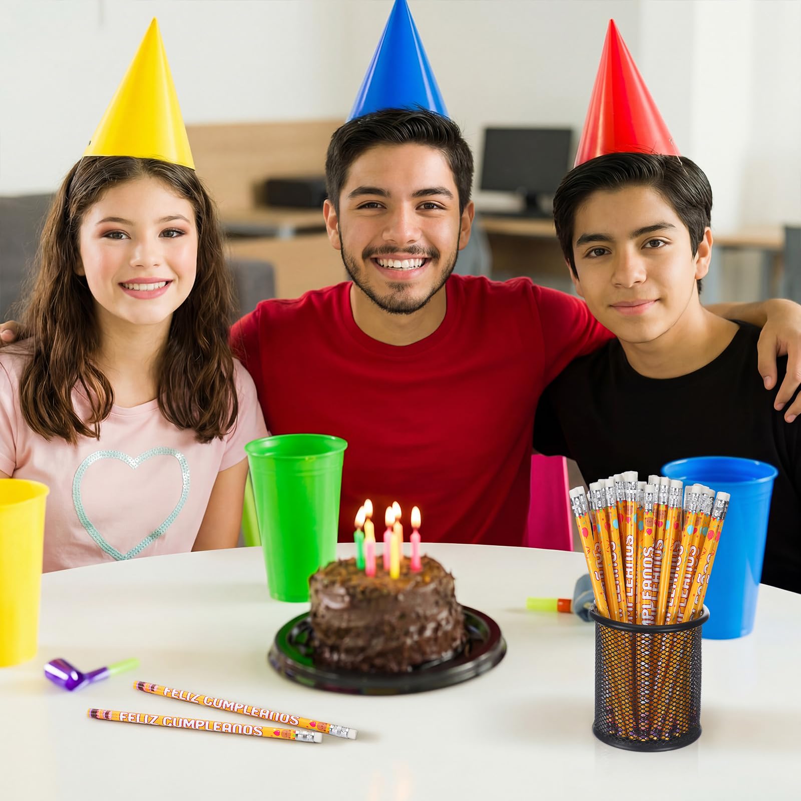 Tenceur 100 lápices de Feliz Cumpleanos con goma de borrar en la parte superior para profesores, aulas, estudiantes, regalos de fiesta de cumpleaños, suministros de recompensa