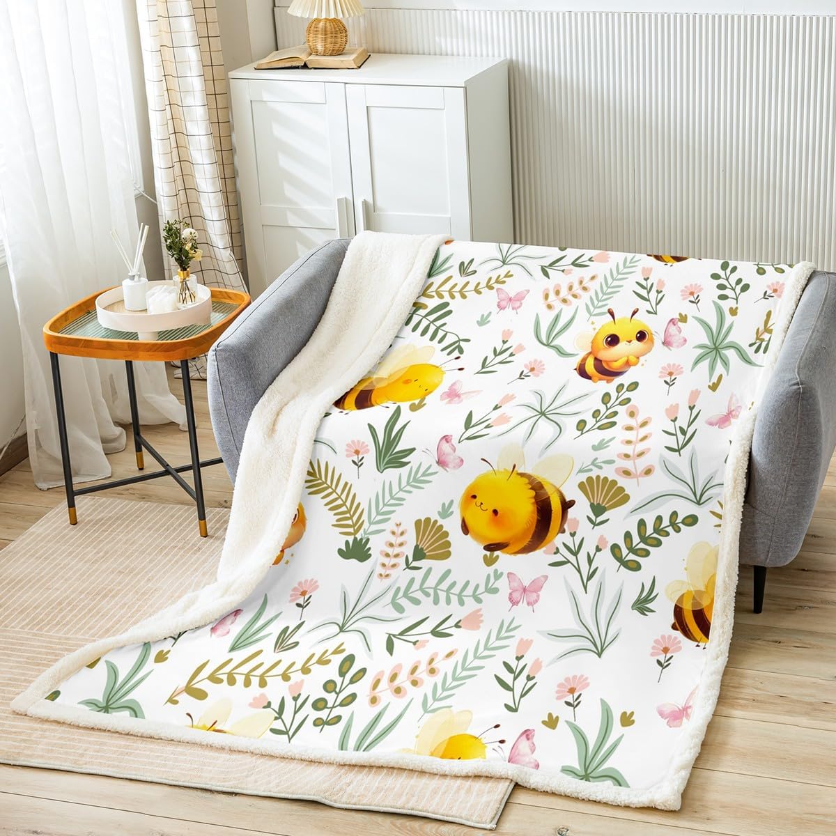 Cute Bee Flannel Blanket,Cartoon Yellow Bee Kawaii Animal Fuzzy Blanket for Children Present,Boho Natural Leaves Plant Floral Polyester Throw Blanket for Couch, Twin Size (60 x 80 Inch)