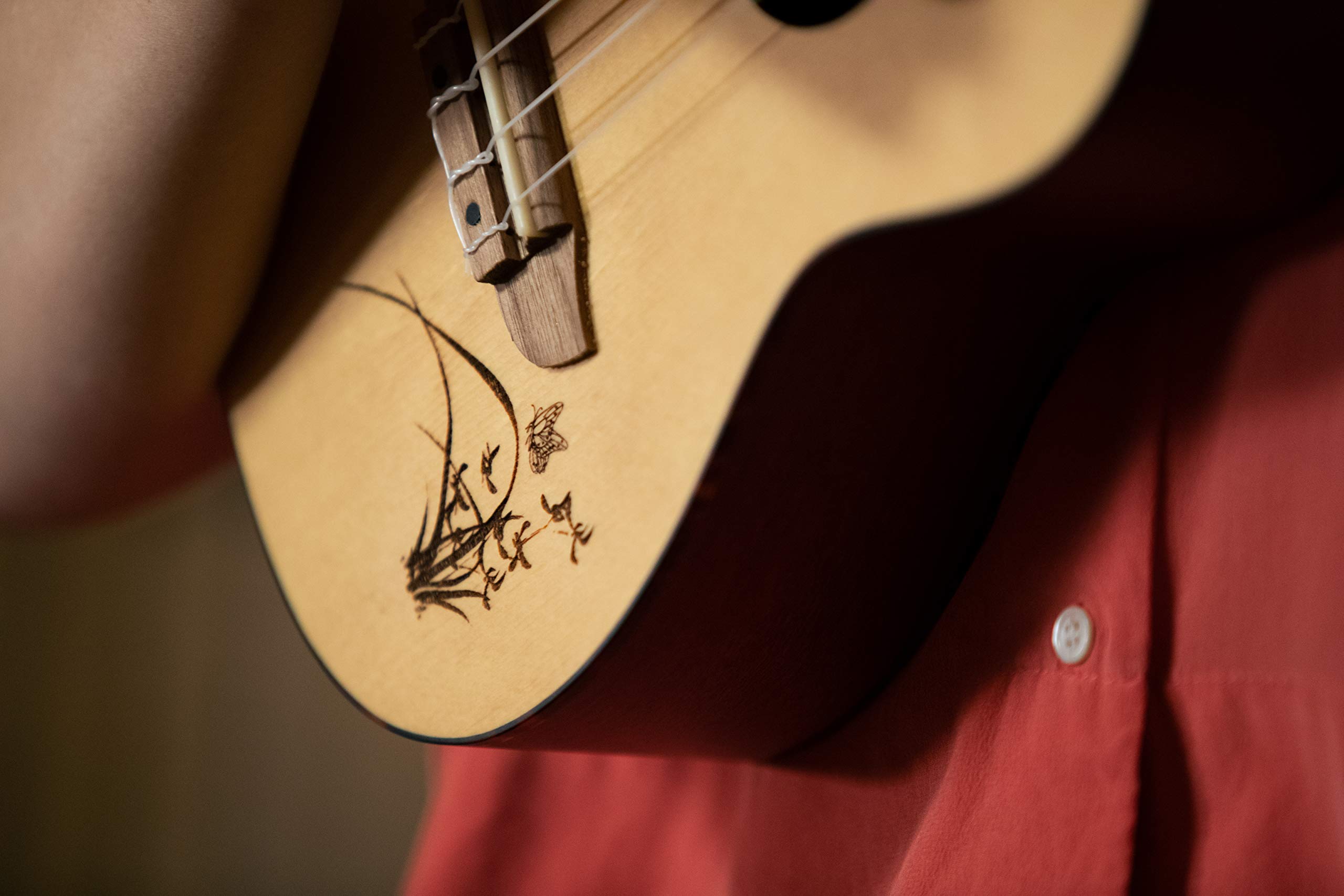 Ortega Guitars Ukulele Soprano Acustico – Bonfire Series – Abete Rosso / Sapele, Natural (RU5-SO)