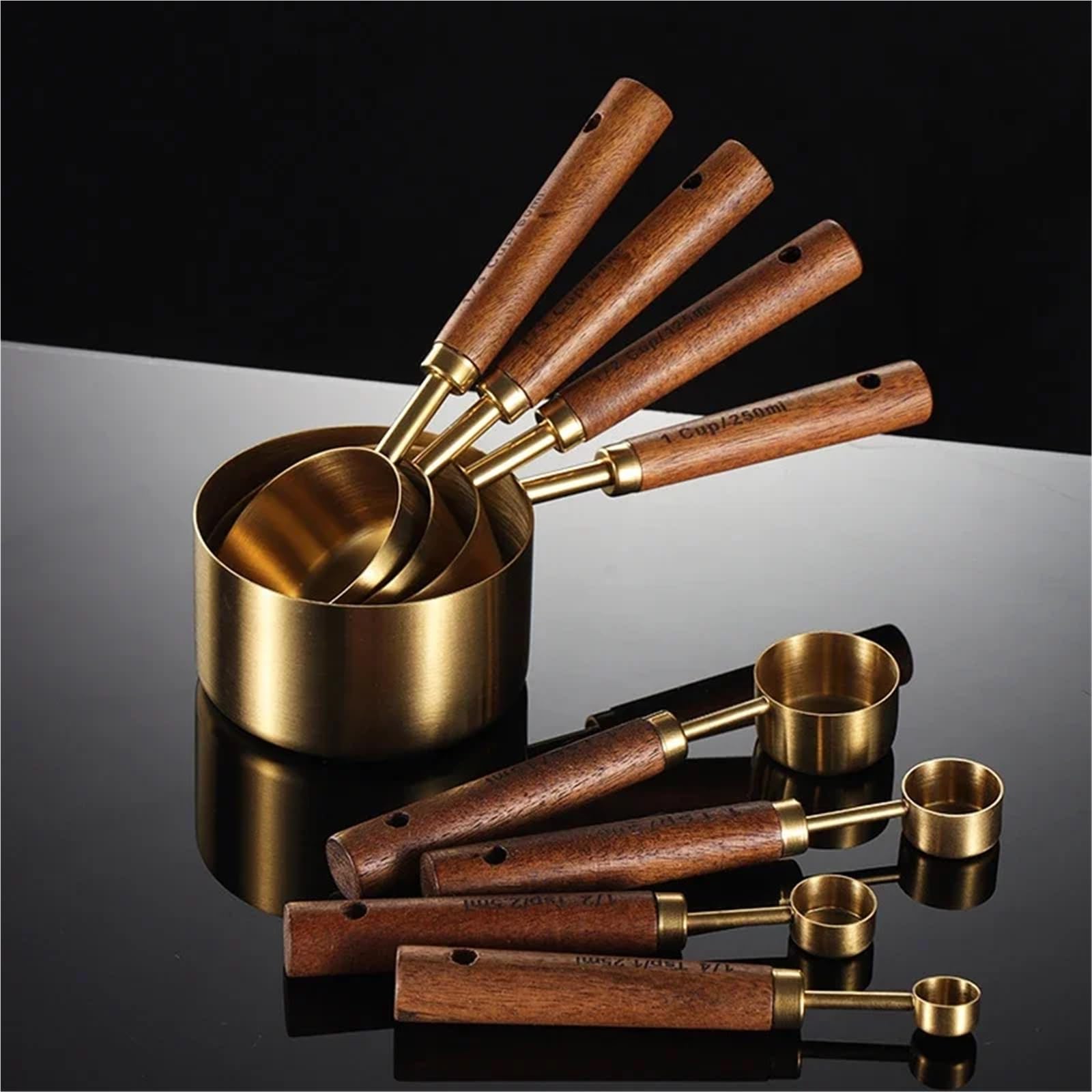 4-teiliges Messbecher-Set aus Edelstahl, Esslöffel, Küchenmesslöffel-Set, Messbecher und Löffel-Set for Zuhause für Flüssigkeiten und Feststoffe