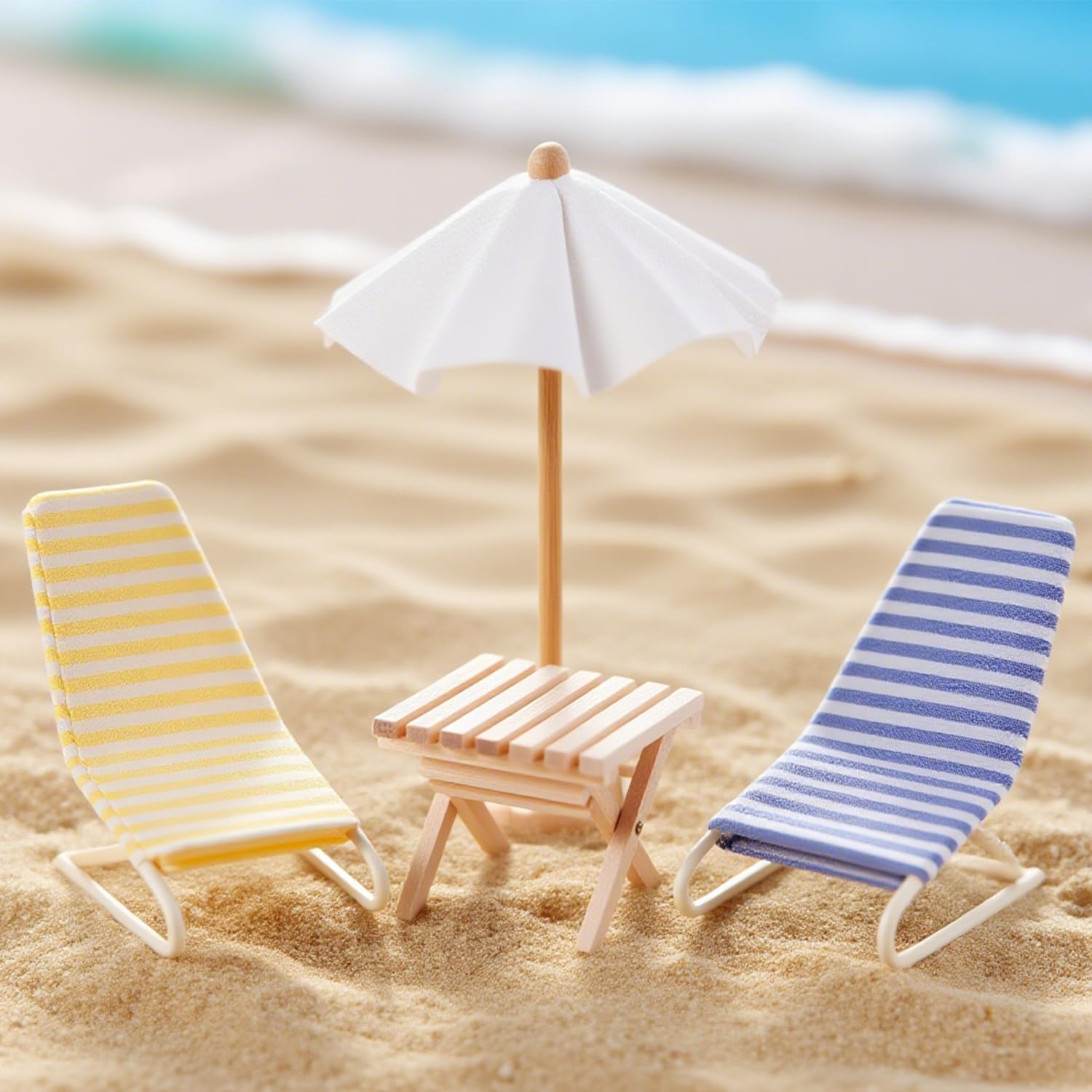 Minamzee Dollhouse Beach Chair Set,1:12 Mini 2 pcs Beach Longue Deck Chair,Foldable Table and A Sun Umbrella,Miniature Dollhouse Furniture Set for Craft Dollhouse Accessories (Blue + Yellow)