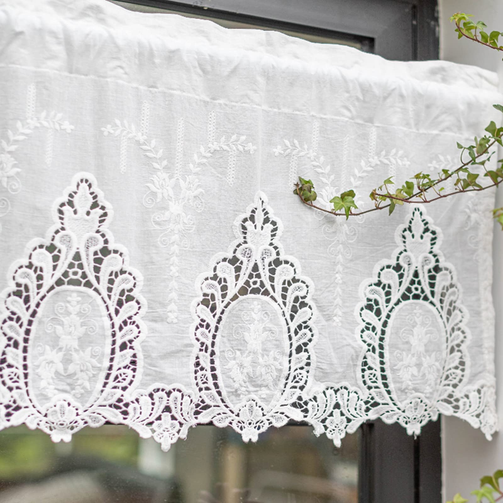 A.Monamour Tenda Corta per Finestra Piccola Pizzo Ricamato Floreale Bianco In Cotone Opaco Retrò Rustico Tendina Tenda da Cucina Bistrot Caffè Mezza Tenda Mantovana Tenda a Vetro Tenda a Pannello