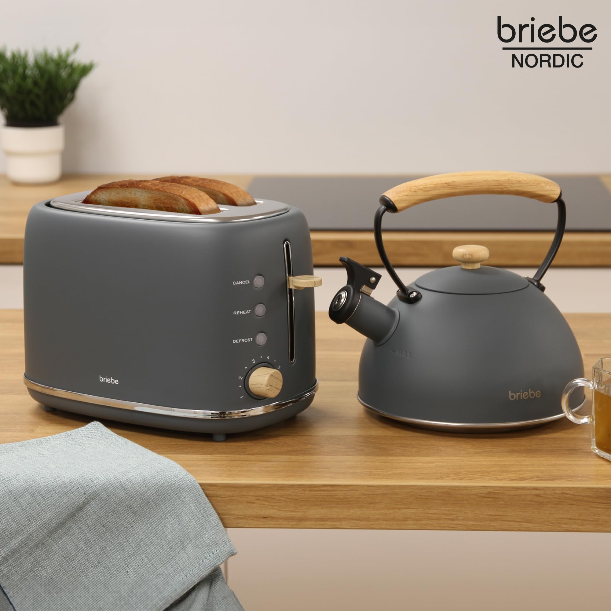 briebe Nordic Tostapane a Fessura Larga a 2 Fette, 6 Livelli di Tostatura, Pinze + Bollitore Induzione a Fischio 2,3 L, Acciaio Inossidabile, Senza BPA, Set Colazione Design Nordique Grigio