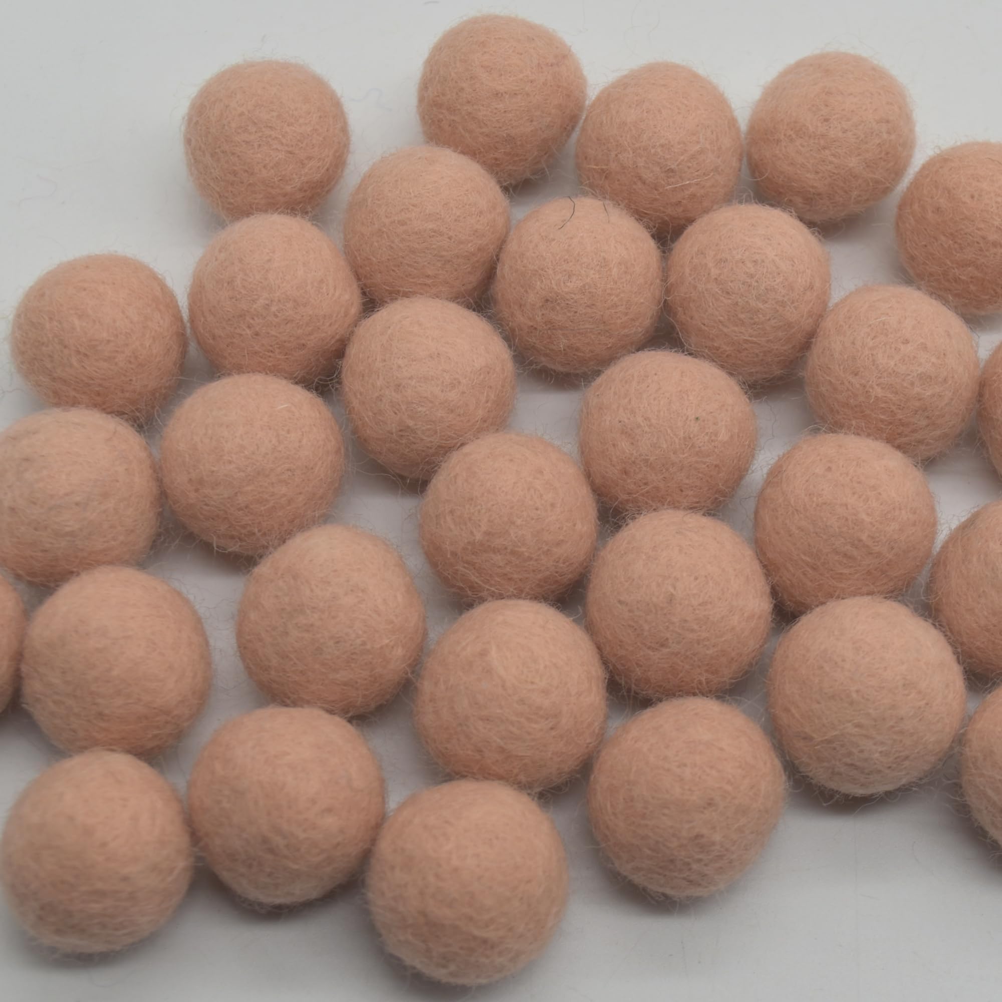 Oriental Direct based in Yorkshire 100% Wool Felt Balls - 2cm - 20 Felt Balls - Light Peach Pink