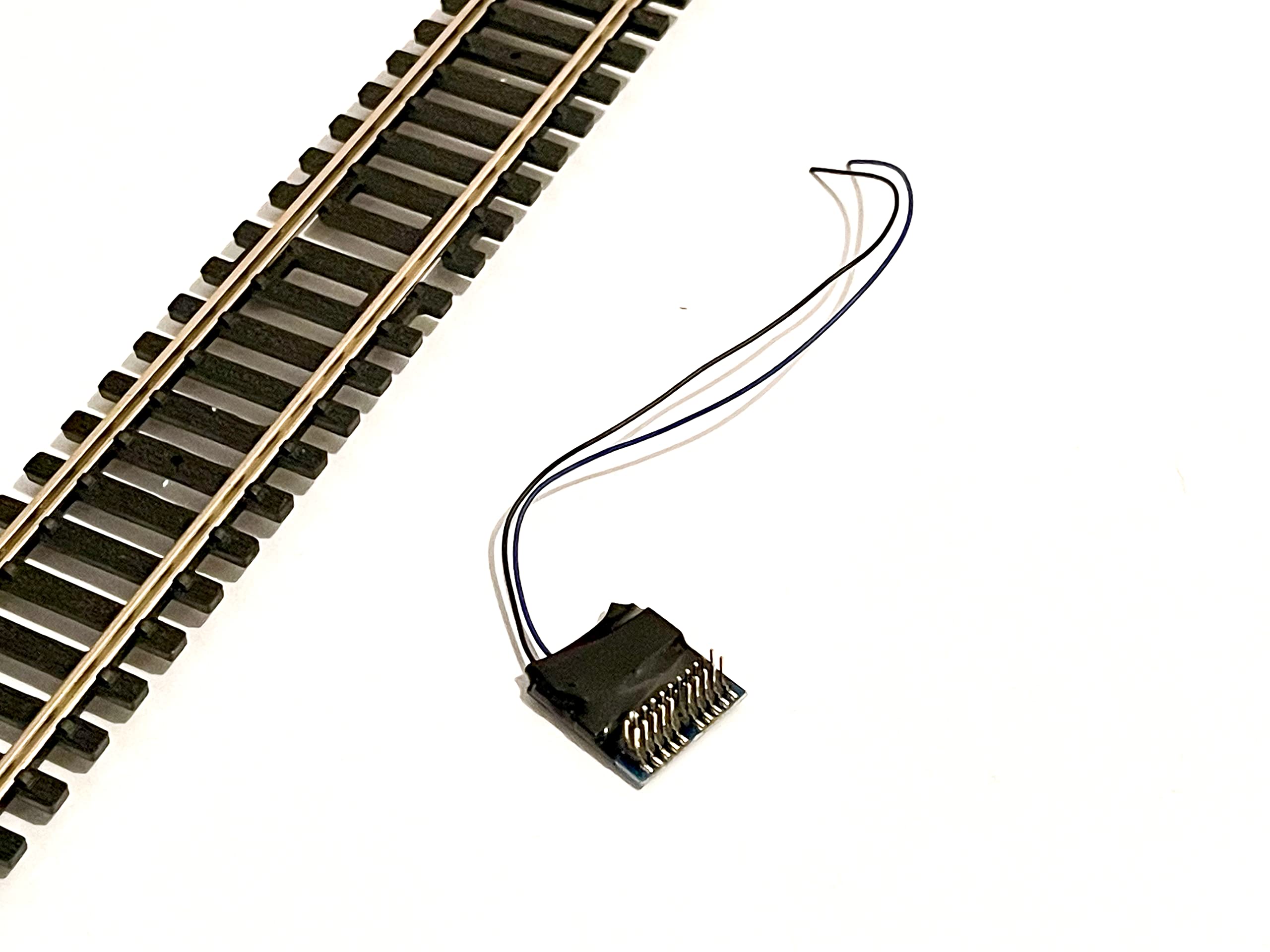 870016 DCC Motor Decoder Plux22 DCC Decoder + Motor – For Model Trains ...