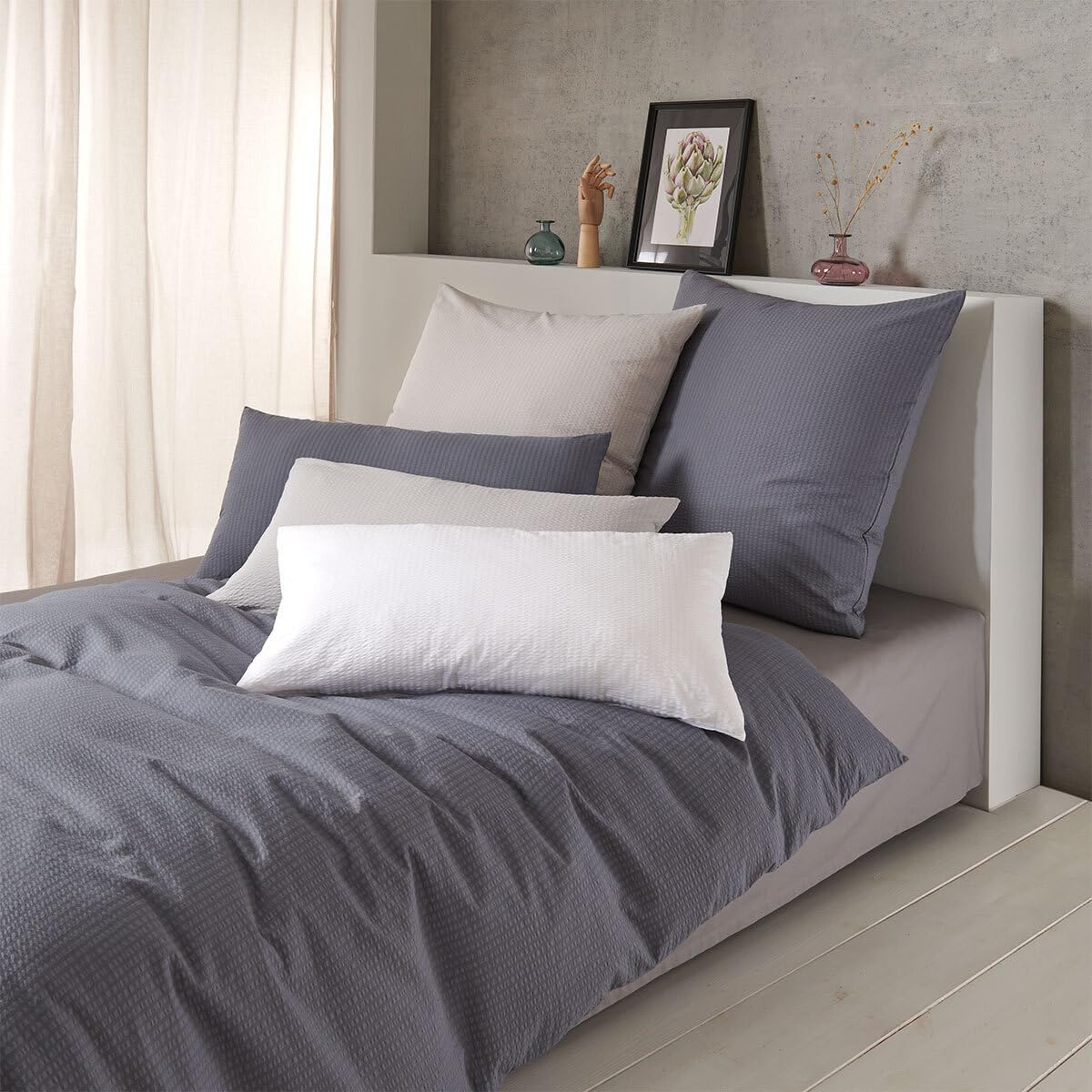 Traumschlaf Seersucker Bettwäsche Uni – Luftig leichte Sommerbettwäsche aus 100% Baumwolle – bügelfrei & atmungsaktiv – mit Reißverschluss – 155x220 cm + 80x80 cm, Silber