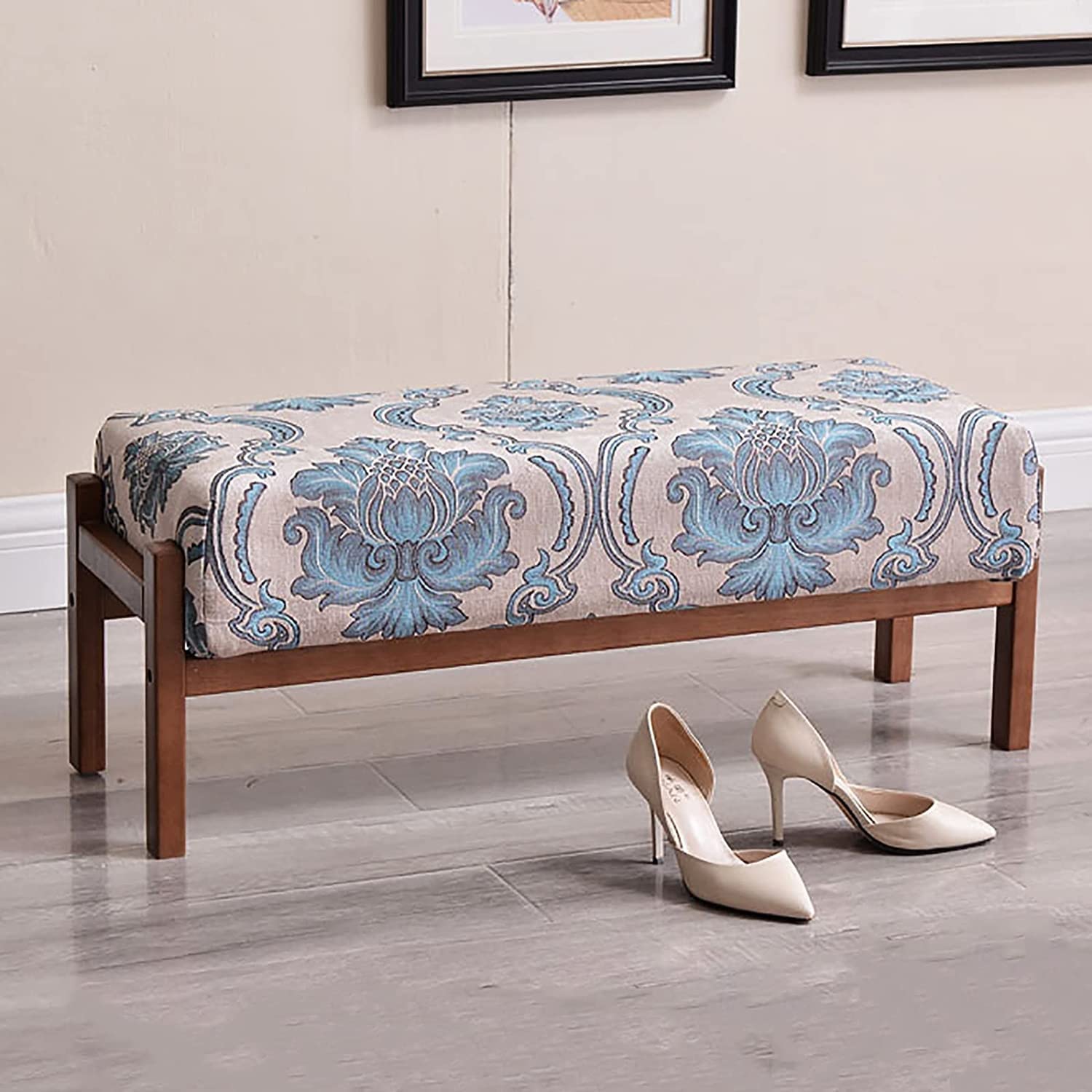 Repose-pieds de ferme bleu pour enfiler ses chaussures sans se baisser