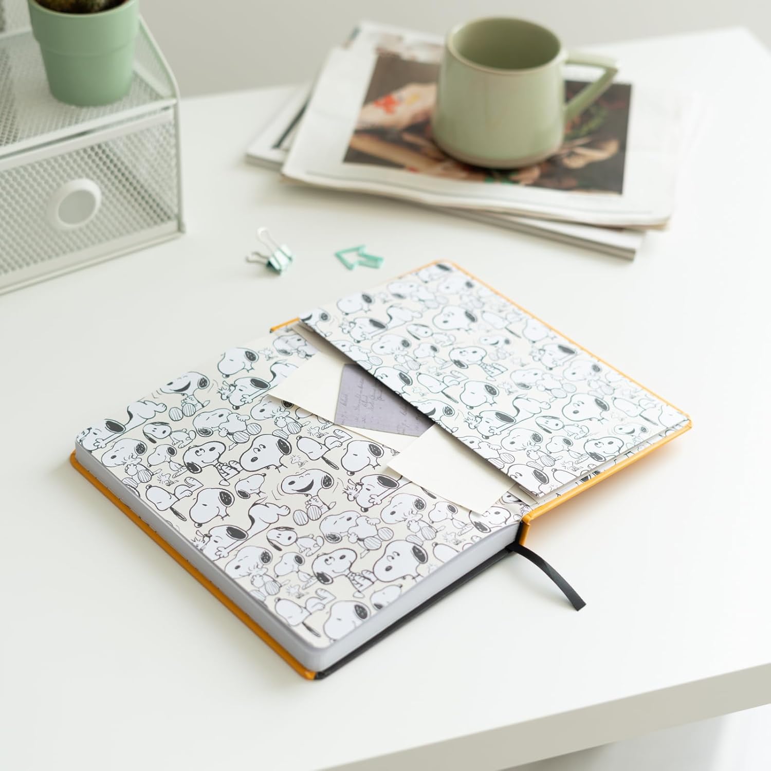 Grupo Erik A5 Notebook Hardback - Snoopy Gifts For Dog Lovers | Bullet Journal Dotted Note Book, Dotted Notebook A5 Sketchbook | Snooppy Stationery Gifts Under 15 Pounds