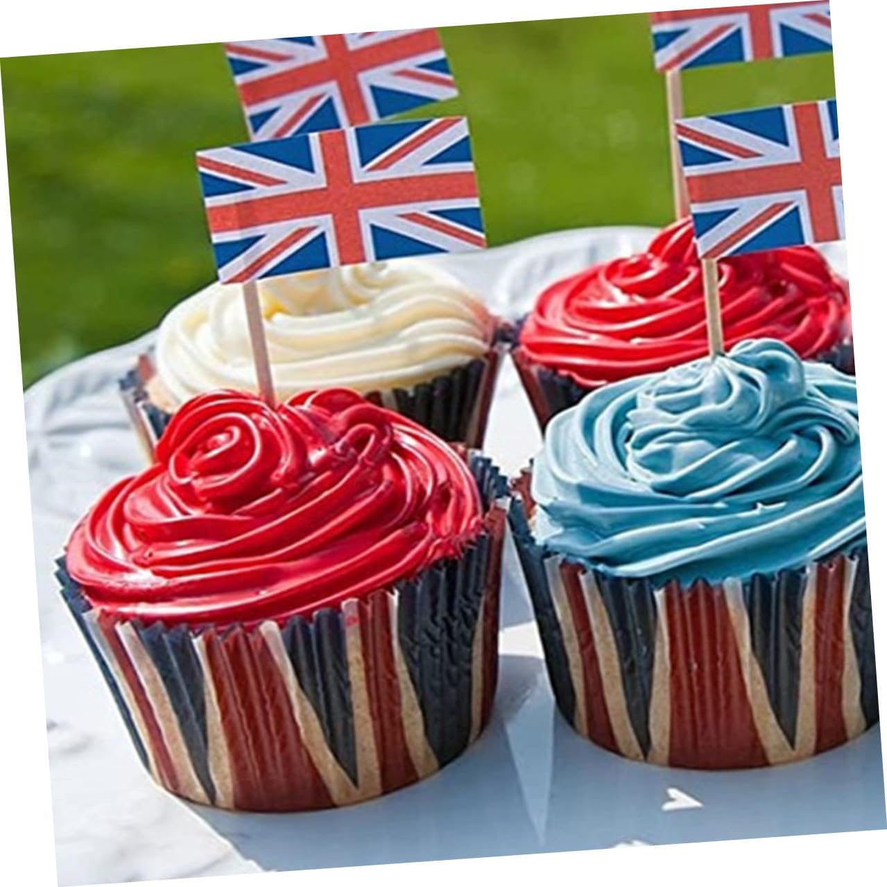 Union Jack Cupcake Liners and Muffin Baking Cups, 200pcs Paper Cake Liners with British Flag Design, Greaseproof Baking Accessories for Parties and Celebrations